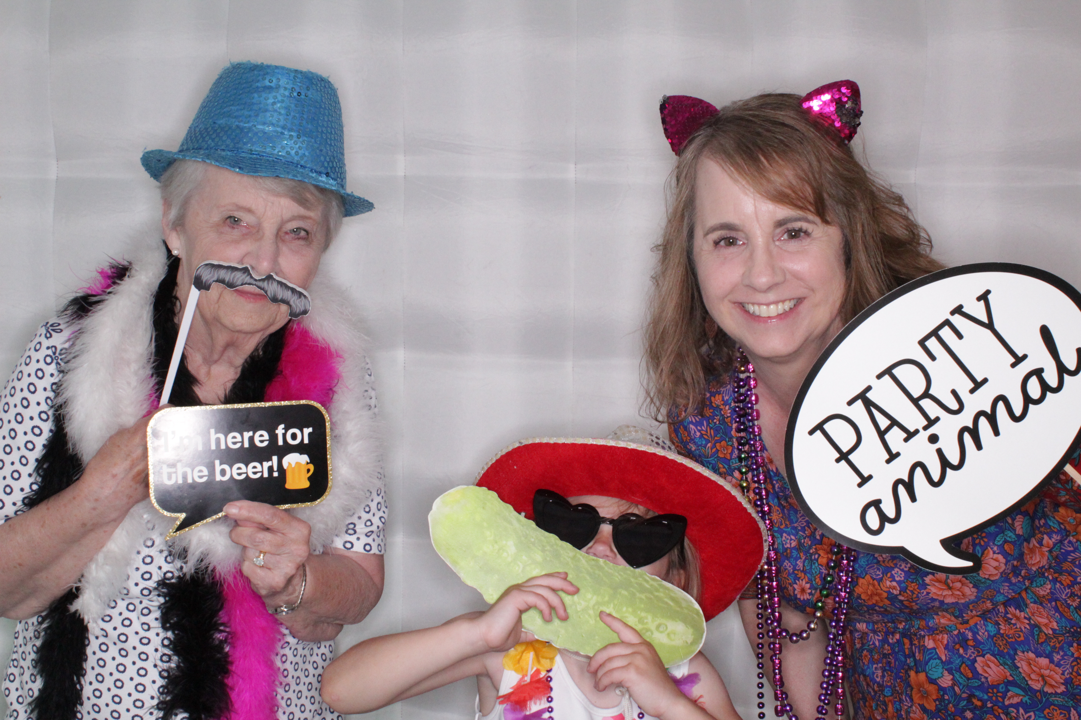Peggy and Greg's Wedding | View more photos from the event at gallery.photoboothbillings.com/u/PhotoBoothBillings/Peggy-and-Gregs-Wedding