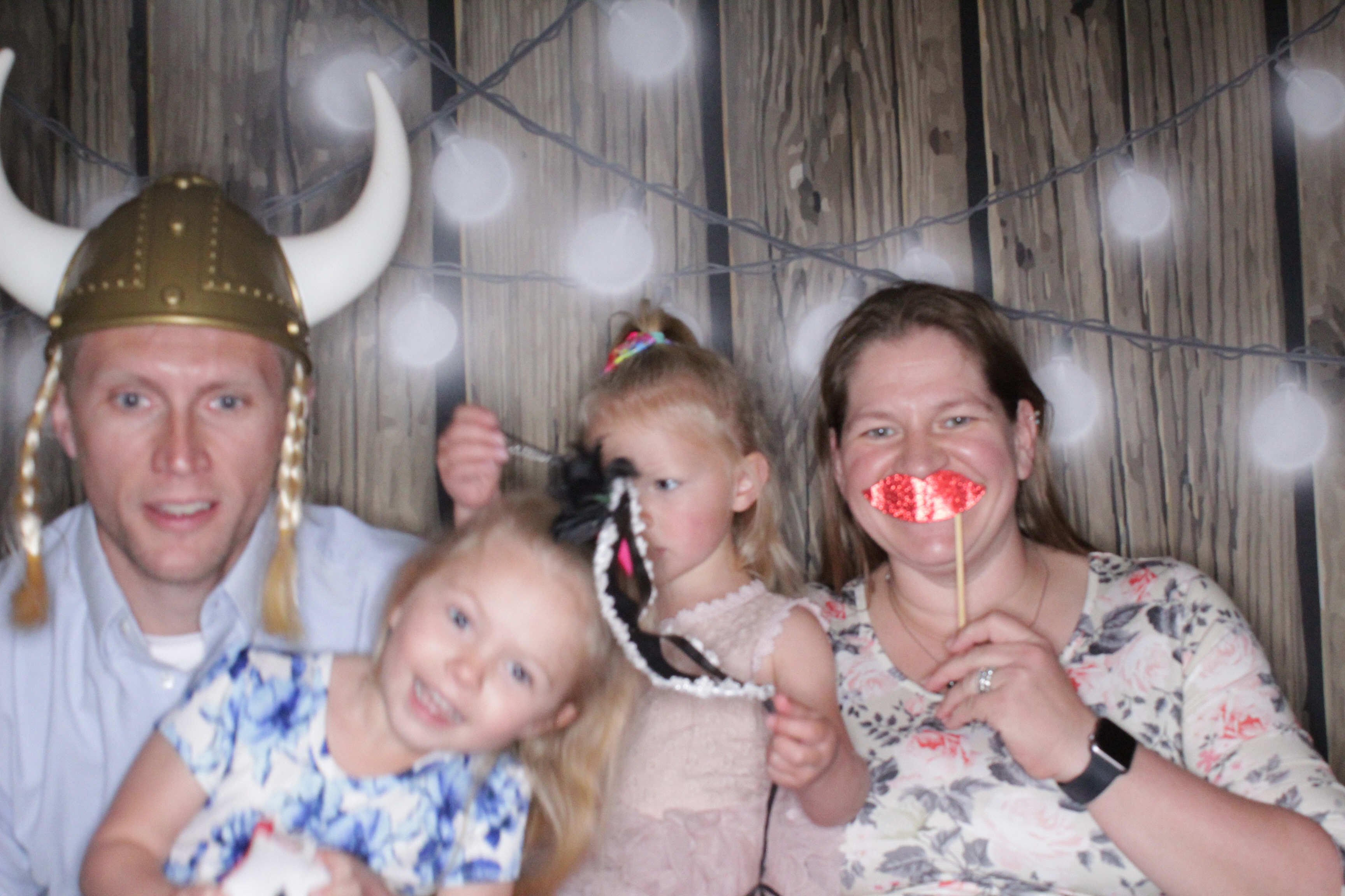 Shawna and Justin's Wedding | View more photos from the event at gallery.photoboothbillings.com/u/PhotoBoothBillings/Shawna-and-Justins-Wedding