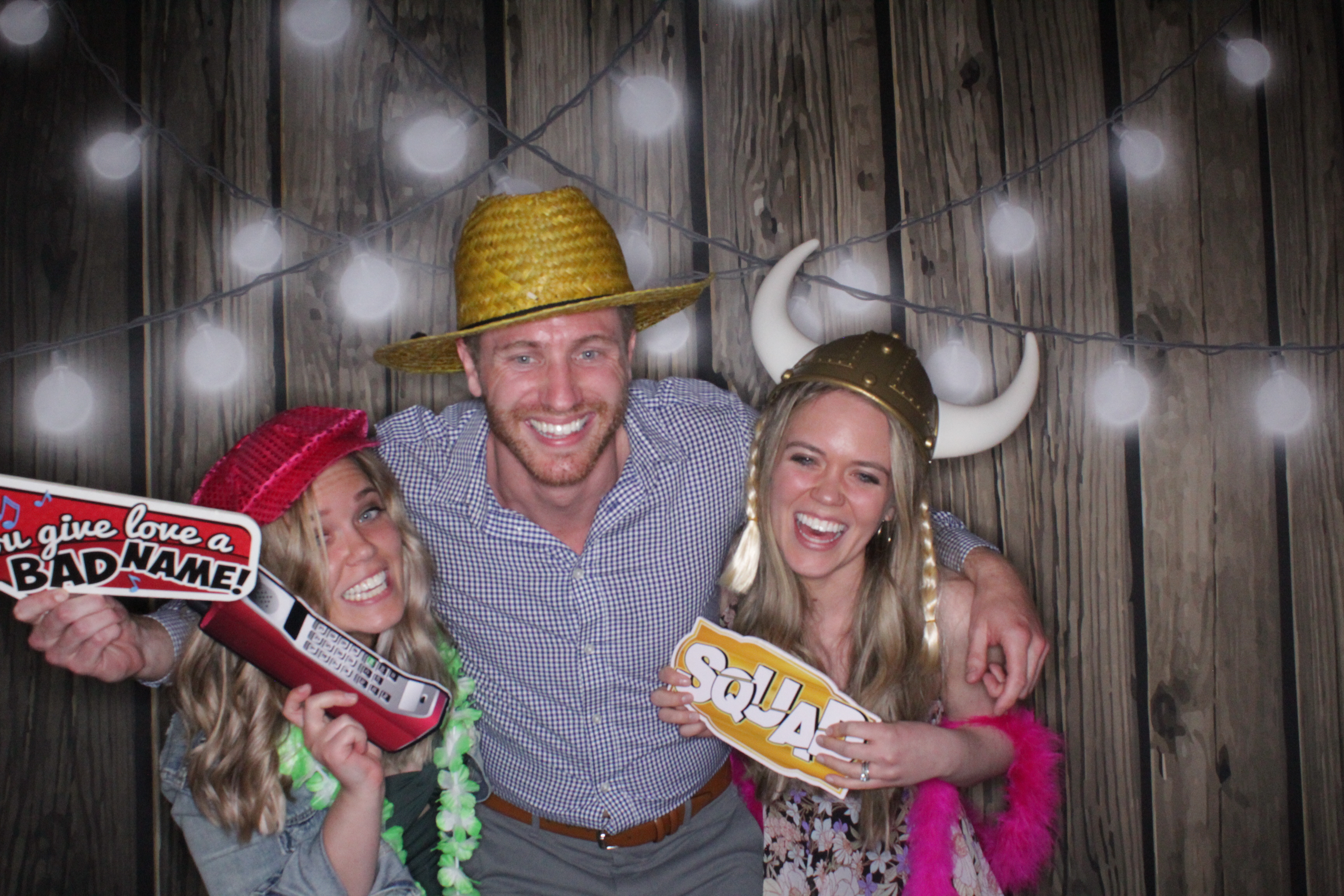 Shawna and Justin's Wedding | View more photos from the event at gallery.photoboothbillings.com/u/PhotoBoothBillings/Shawna-and-Justins-Wedding