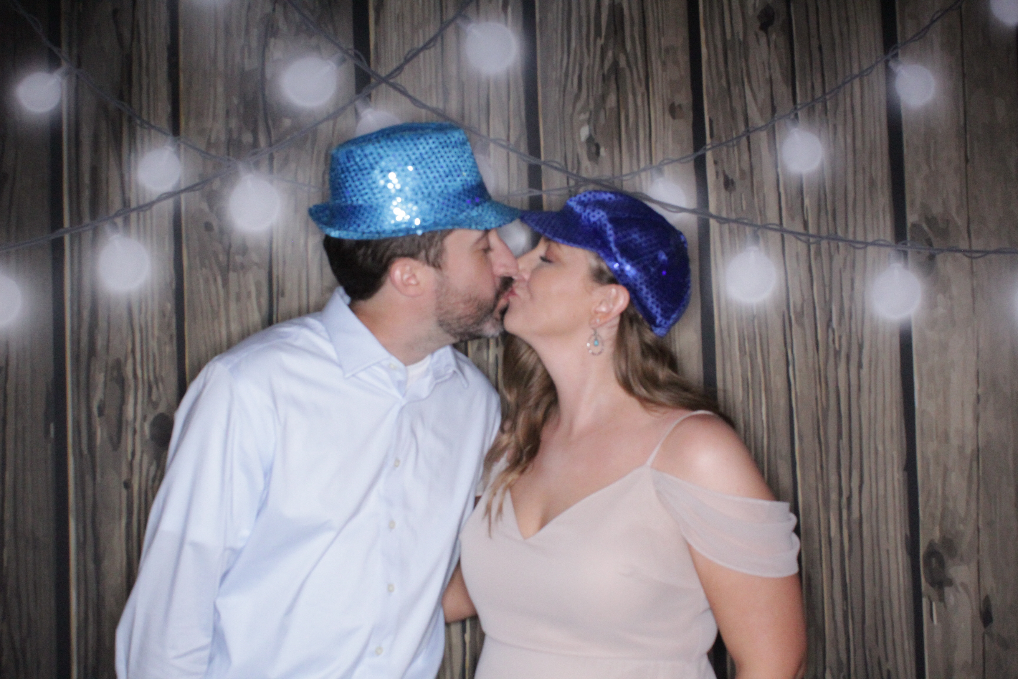 Shawna and Justin's Wedding | View more photos from the event at gallery.photoboothbillings.com/u/PhotoBoothBillings/Shawna-and-Justins-Wedding
