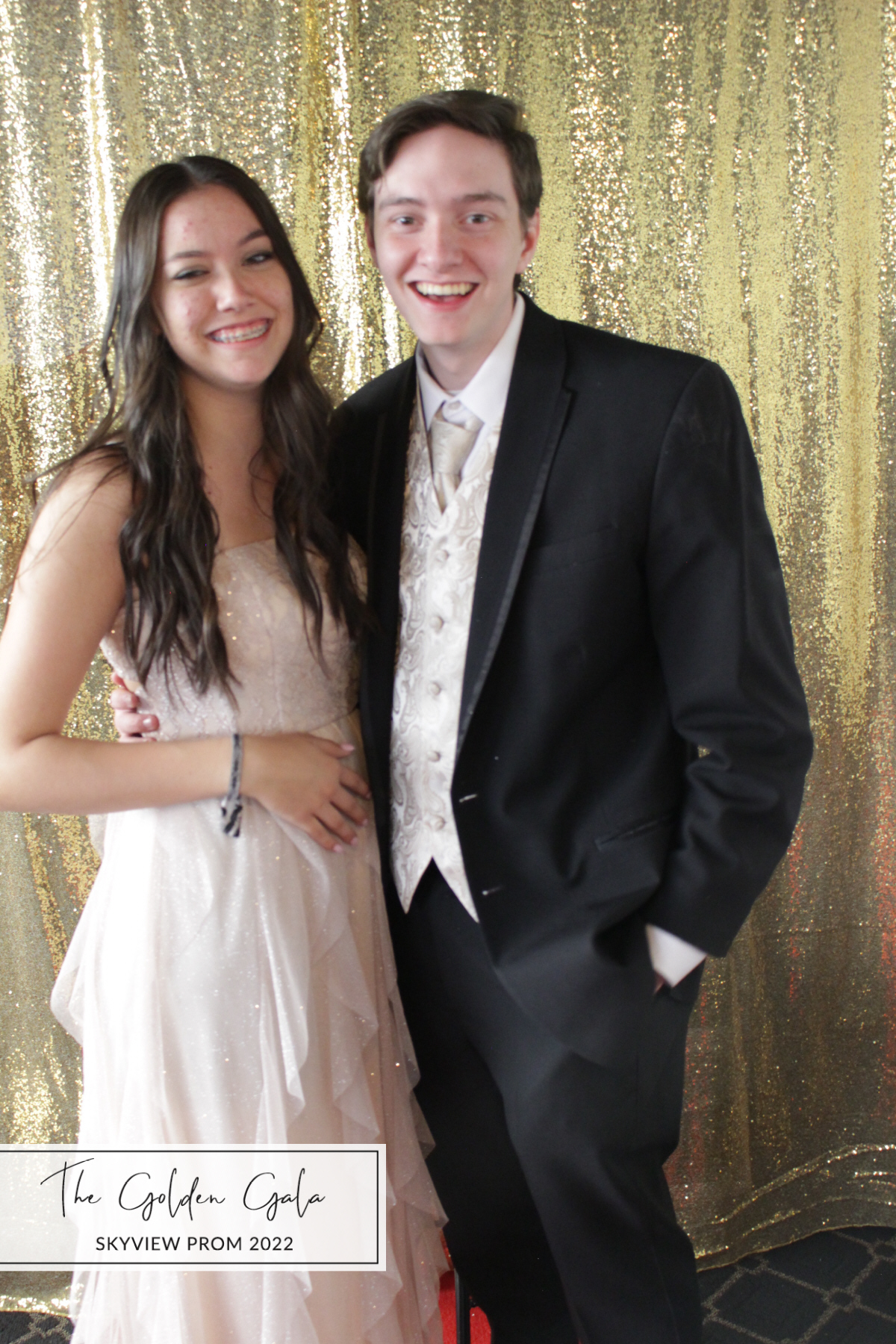 Skyview Prom | View more photos from the event at gallery.photoboothbillings.com/u/PhotoBoothBillings/Skyview-Prom