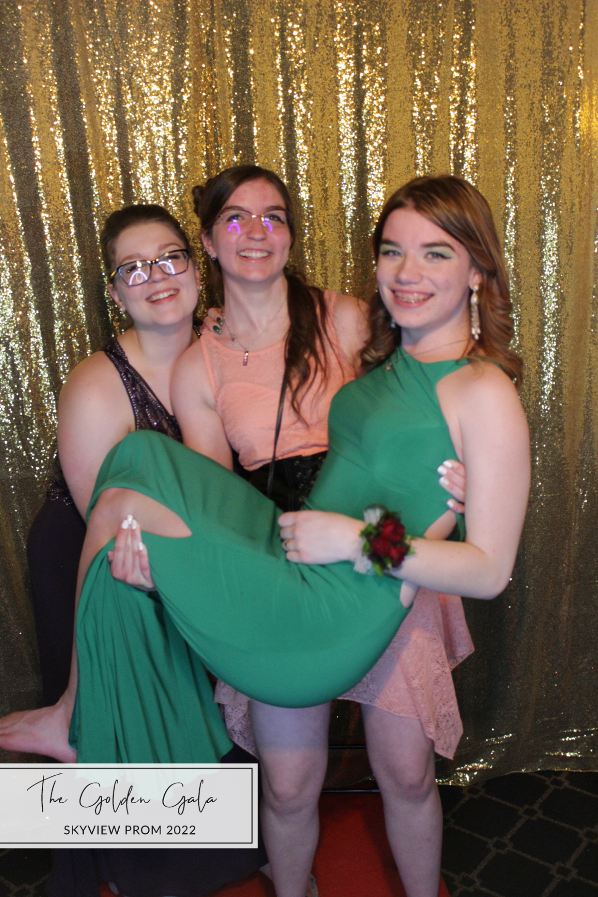 Skyview Prom | View more photos from the event at gallery.photoboothbillings.com/u/PhotoBoothBillings/Skyview-Prom