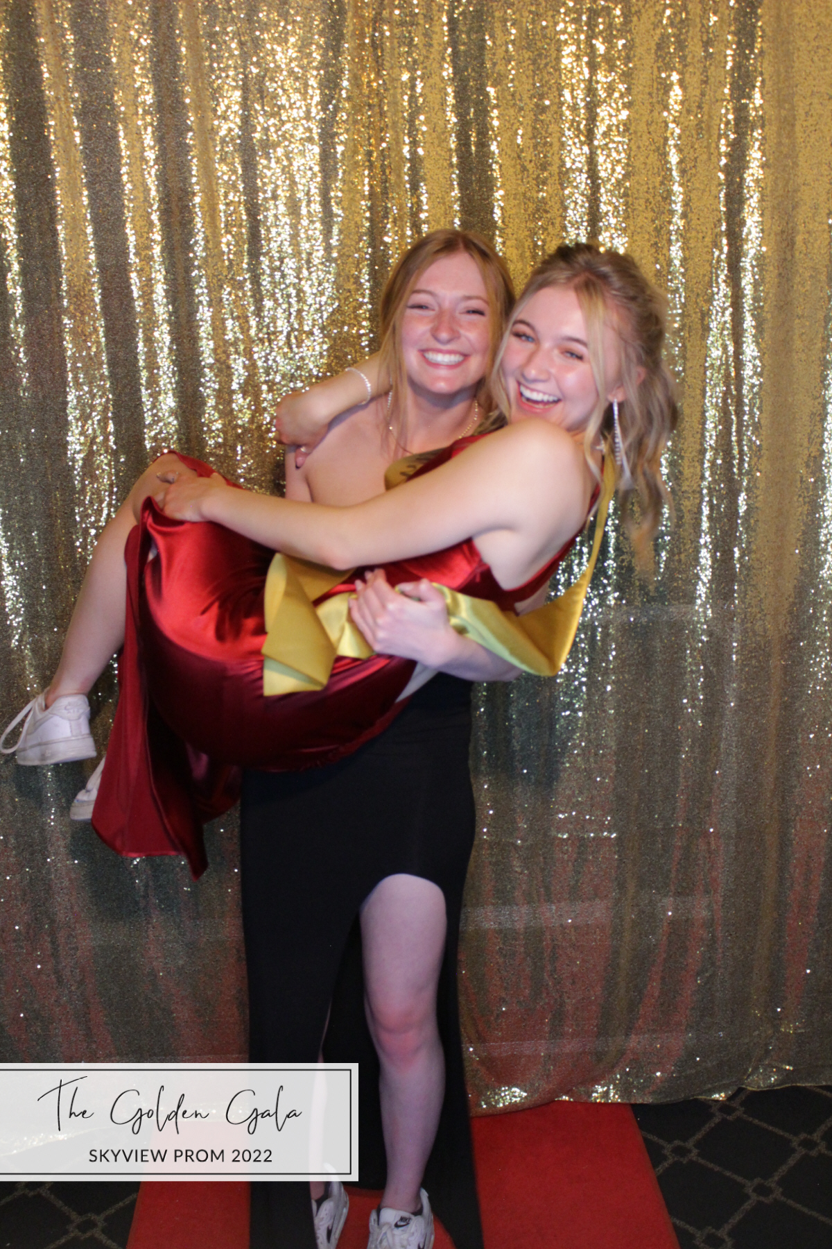 Skyview Prom | View more photos from the event at gallery.photoboothbillings.com/u/PhotoBoothBillings/Skyview-Prom