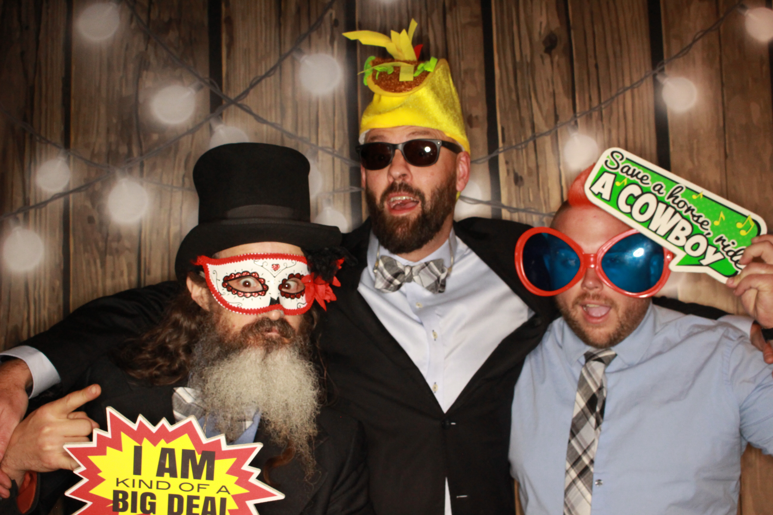 TJ and Kelli's Wedding | View more photos from the event at gallery.photoboothbillings.com/u/PhotoBoothBillings/TJ-and-Kellis-Wedding