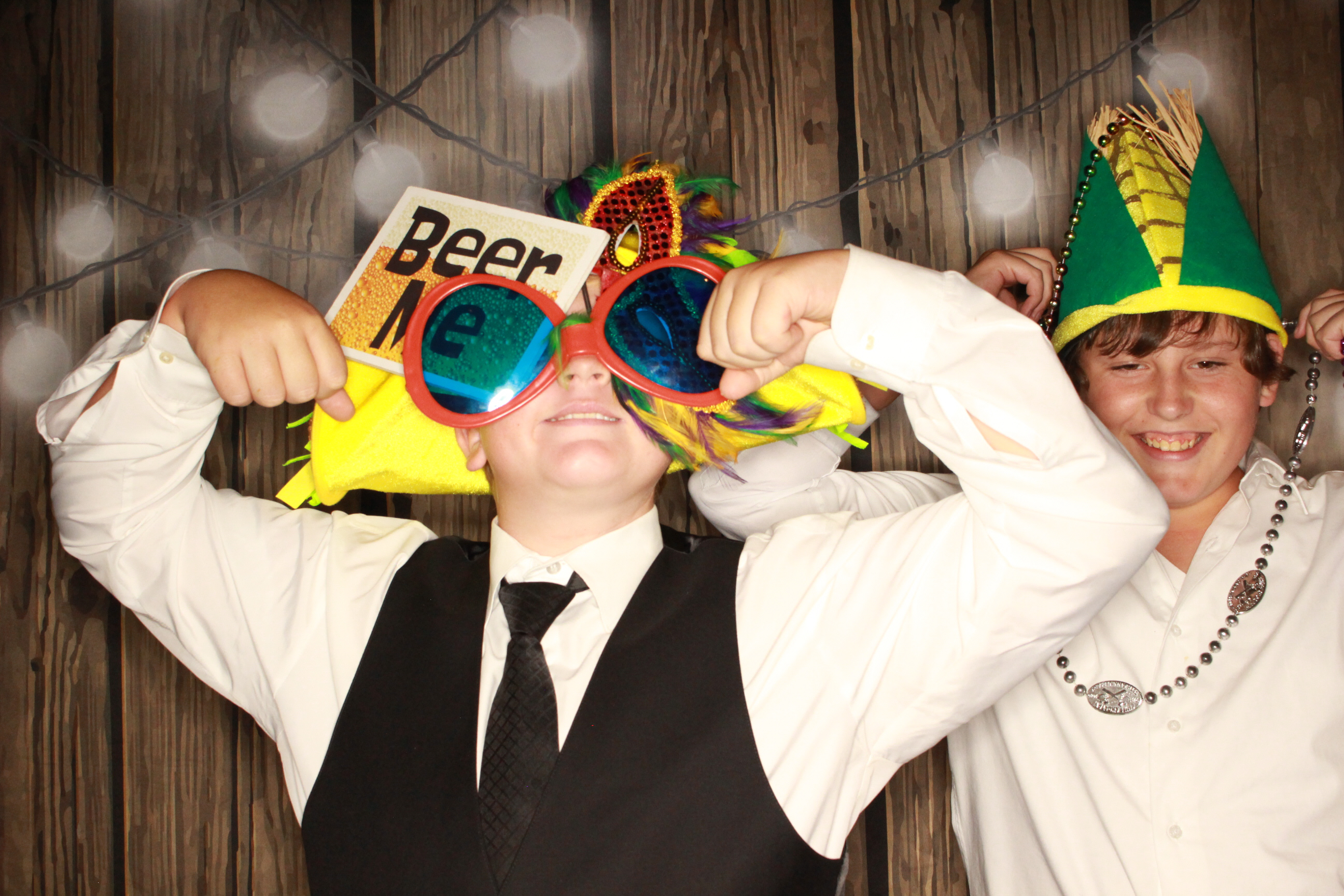 TJ and Kelli's Wedding | View more photos from the event at gallery.photoboothbillings.com/u/PhotoBoothBillings/TJ-and-Kellis-Wedding