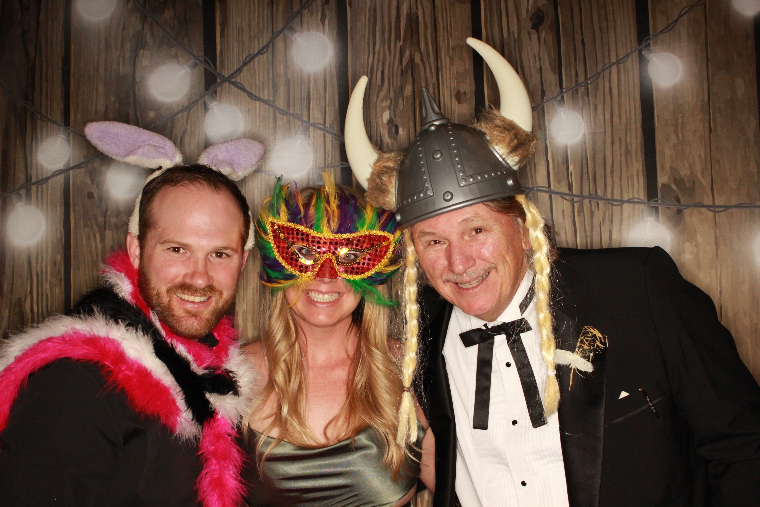 TJ and Kelli's Wedding | View more photos from the event at gallery.photoboothbillings.com/u/PhotoBoothBillings/TJ-and-Kellis-Wedding