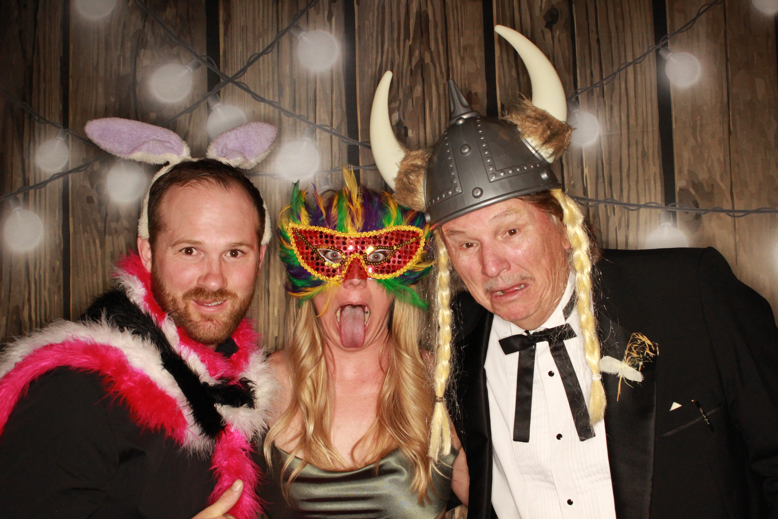 TJ and Kelli's Wedding | View more photos from the event at gallery.photoboothbillings.com/u/PhotoBoothBillings/TJ-and-Kellis-Wedding
