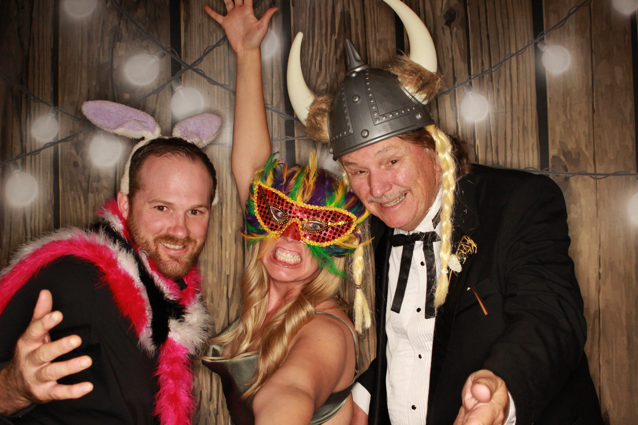 TJ and Kelli's Wedding | View more photos from the event at gallery.photoboothbillings.com/u/PhotoBoothBillings/TJ-and-Kellis-Wedding