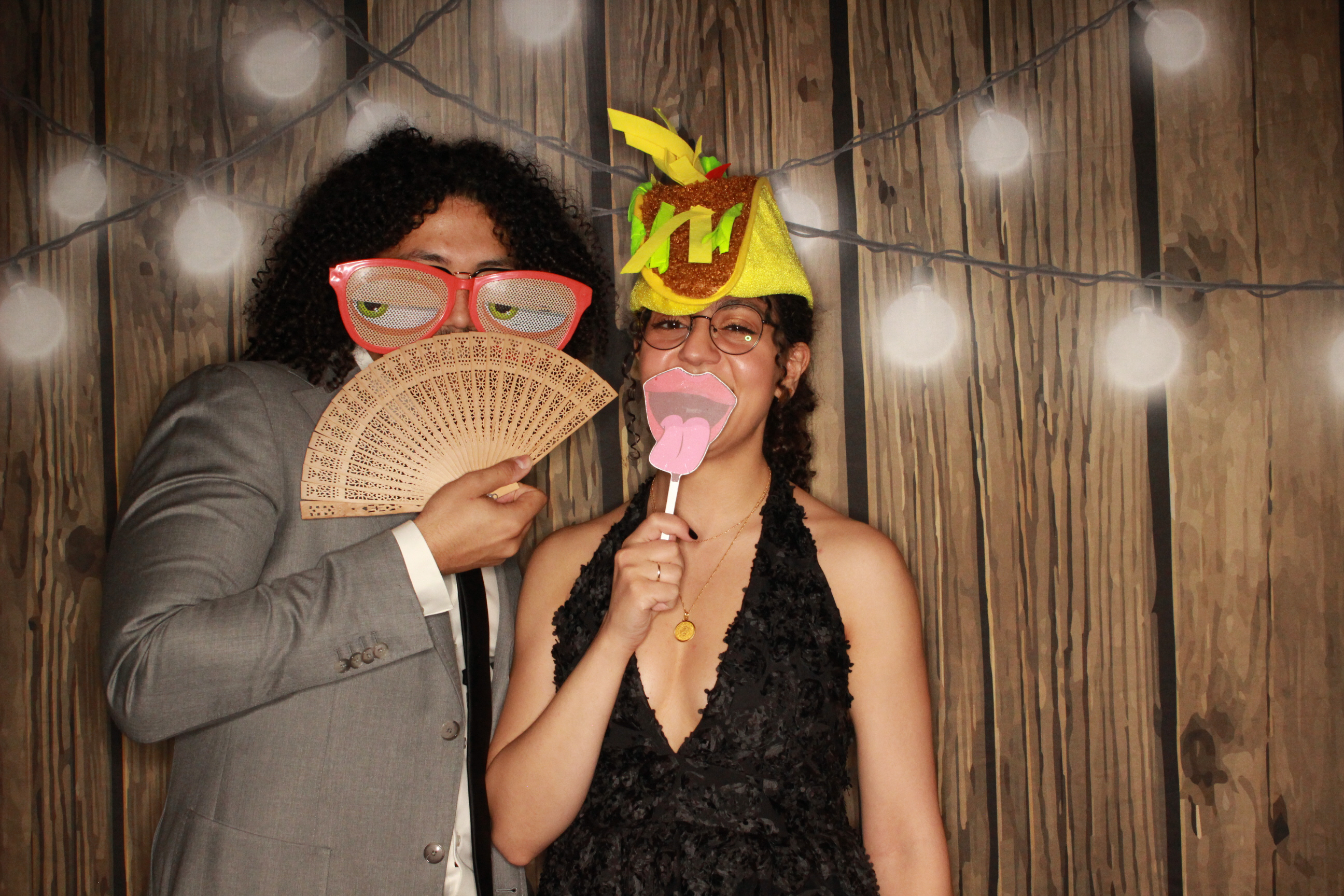 TJ and Kelli's Wedding | View more photos from the event at gallery.photoboothbillings.com/u/PhotoBoothBillings/TJ-and-Kellis-Wedding