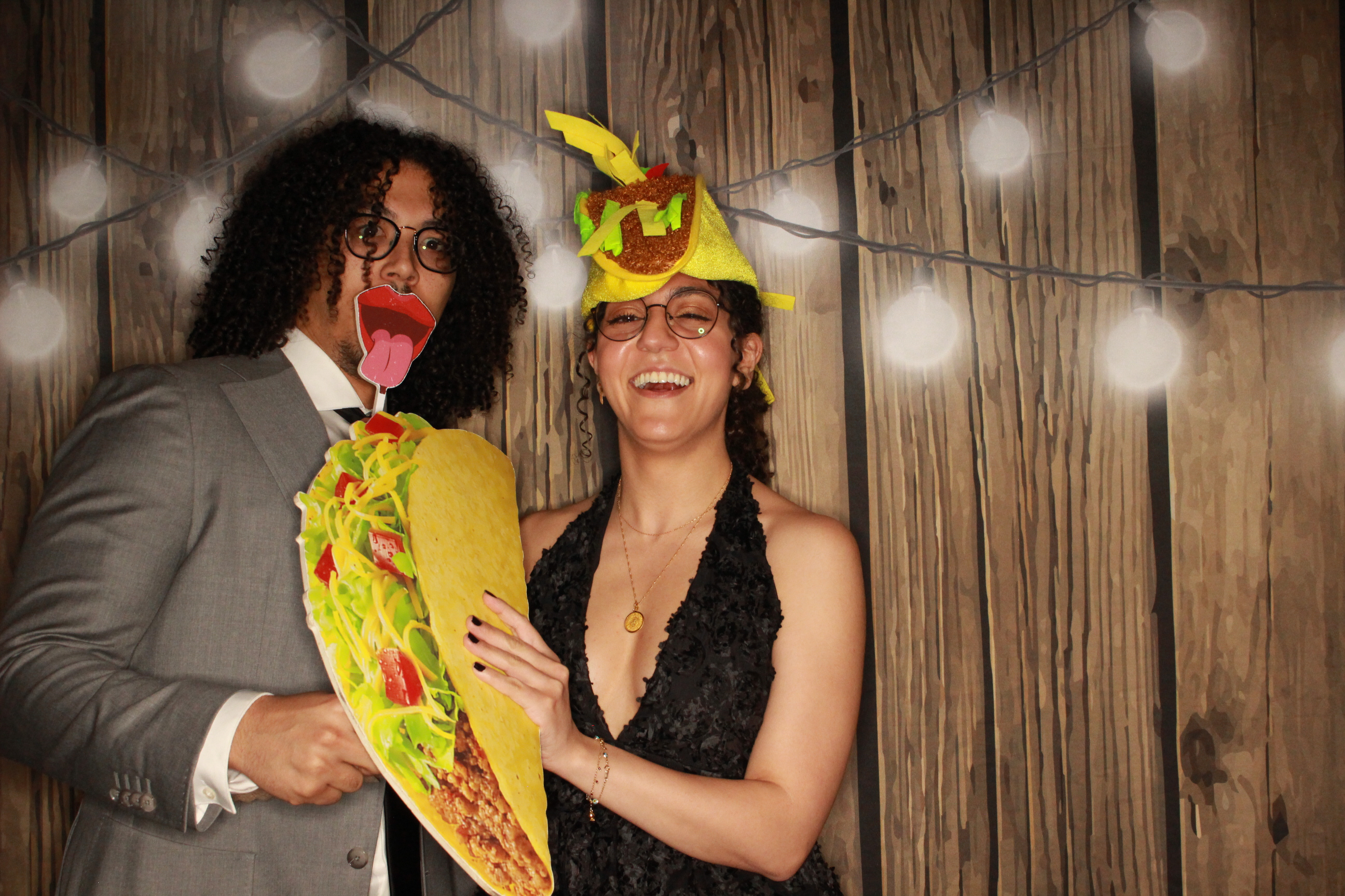TJ and Kelli's Wedding | View more photos from the event at gallery.photoboothbillings.com/u/PhotoBoothBillings/TJ-and-Kellis-Wedding