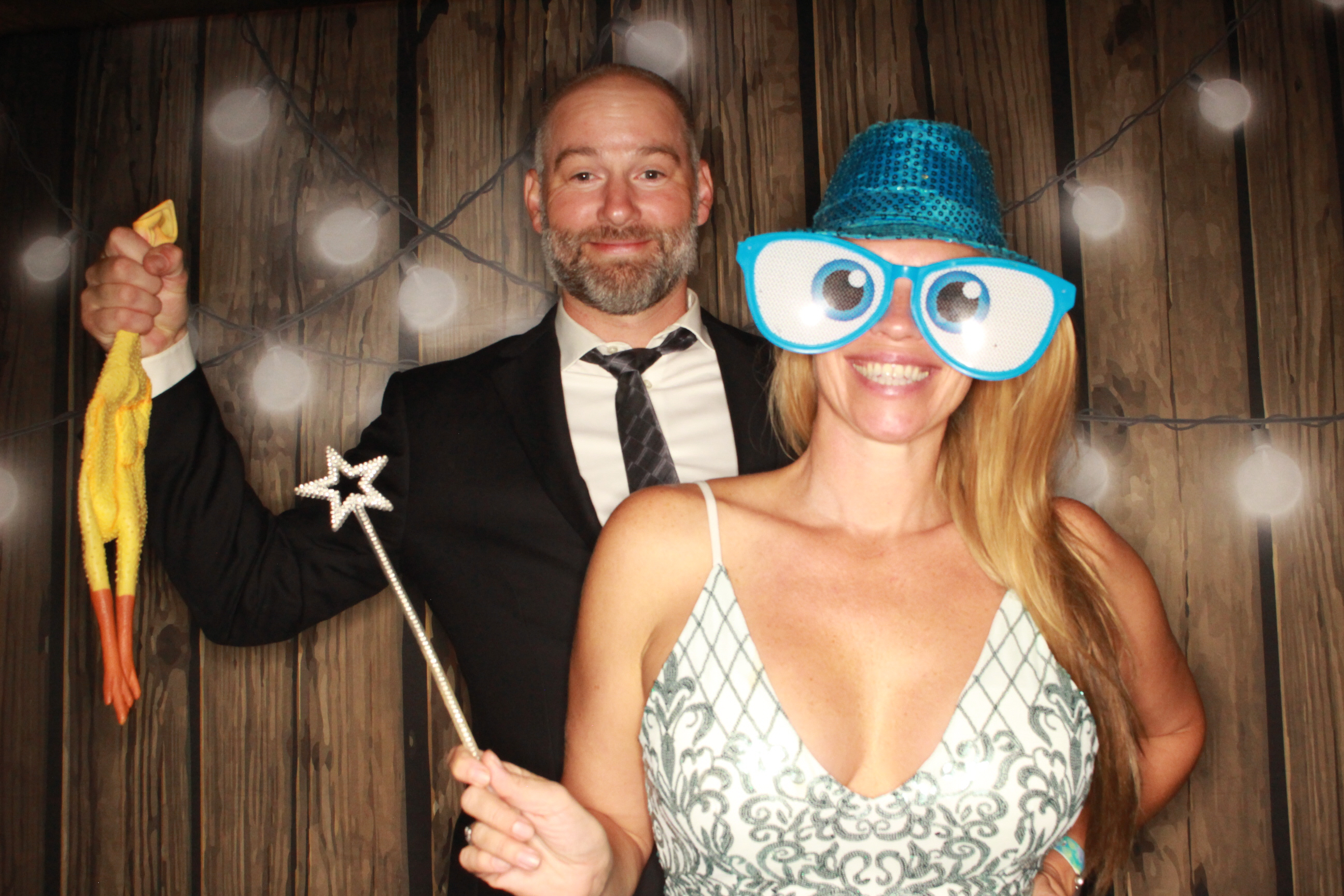 TJ and Kelli's Wedding | View more photos from the event at gallery.photoboothbillings.com/u/PhotoBoothBillings/TJ-and-Kellis-Wedding