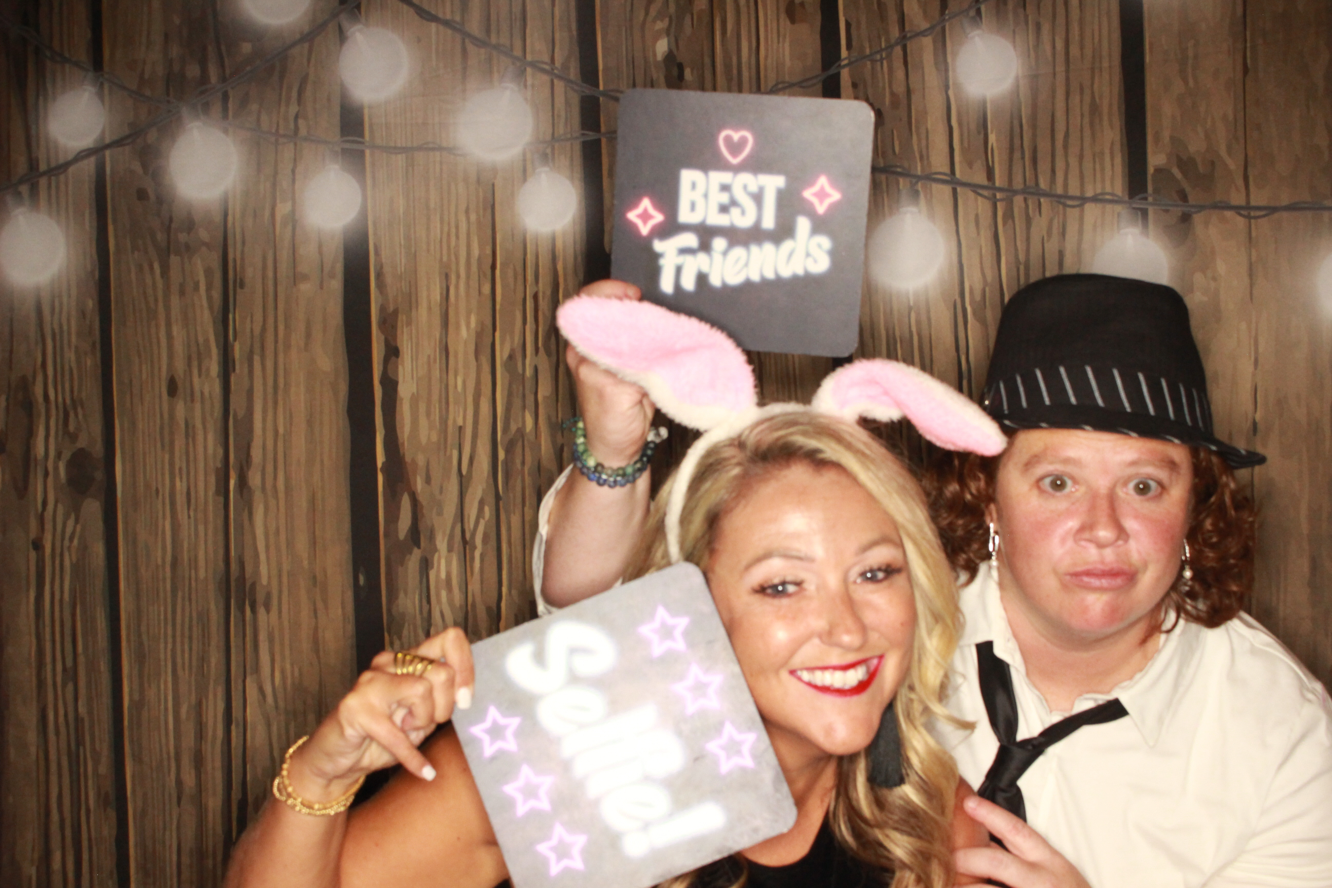 TJ and Kelli's Wedding | View more photos from the event at gallery.photoboothbillings.com/u/PhotoBoothBillings/TJ-and-Kellis-Wedding