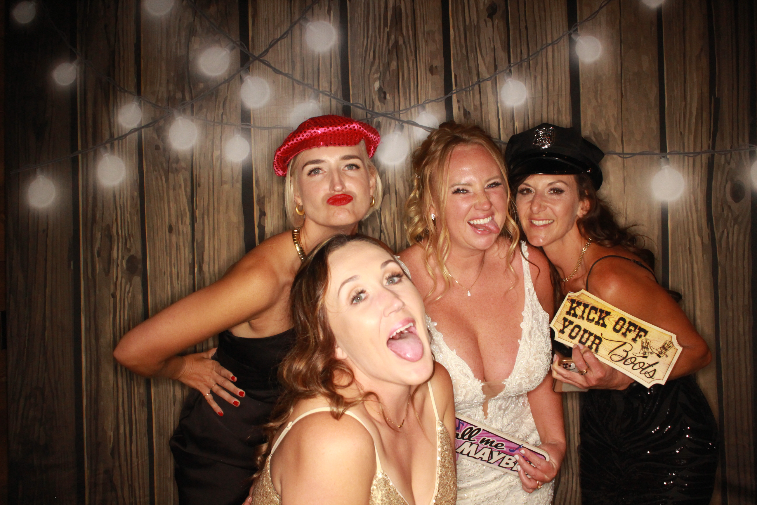TJ and Kelli's Wedding | View more photos from the event at gallery.photoboothbillings.com/u/PhotoBoothBillings/TJ-and-Kellis-Wedding