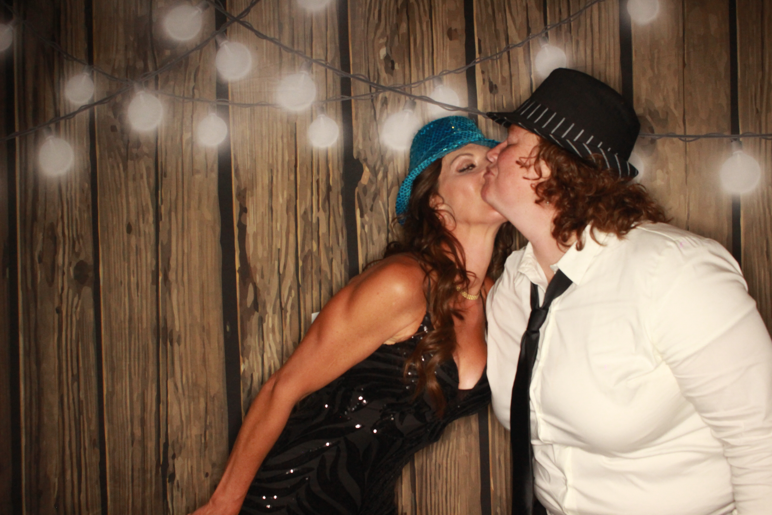 TJ and Kelli's Wedding | View more photos from the event at gallery.photoboothbillings.com/u/PhotoBoothBillings/TJ-and-Kellis-Wedding