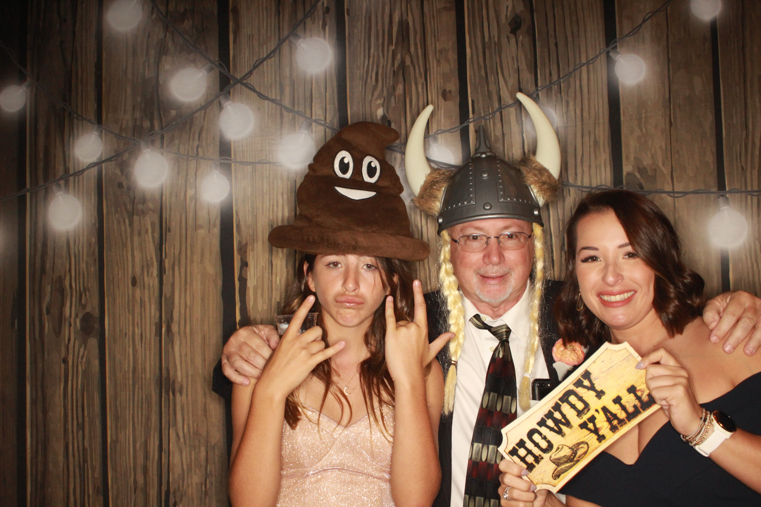 TJ and Kelli's Wedding | View more photos from the event at gallery.photoboothbillings.com/u/PhotoBoothBillings/TJ-and-Kellis-Wedding