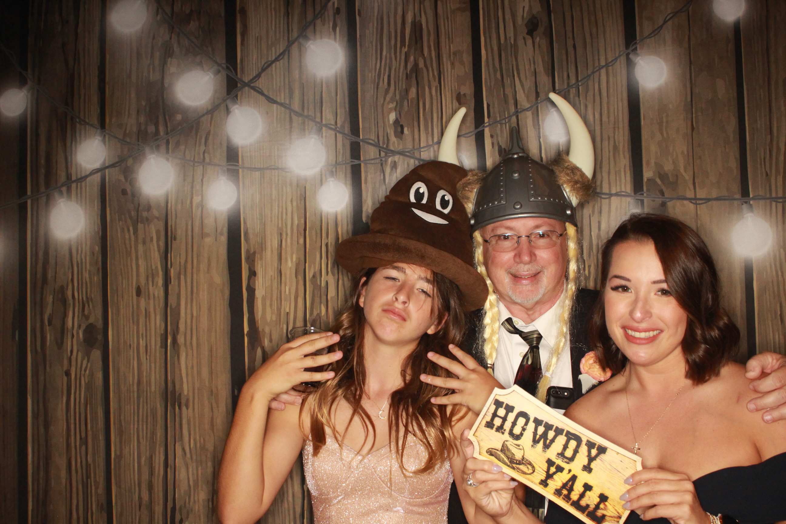 TJ and Kelli's Wedding | View more photos from the event at gallery.photoboothbillings.com/u/PhotoBoothBillings/TJ-and-Kellis-Wedding