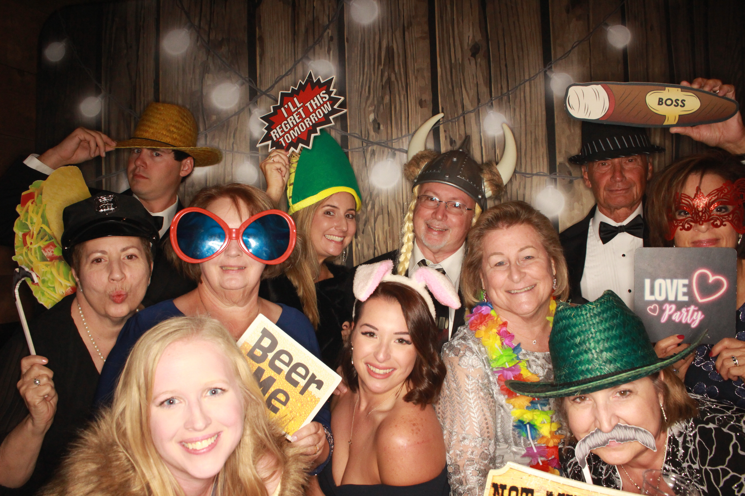 TJ and Kelli's Wedding | View more photos from the event at gallery.photoboothbillings.com/u/PhotoBoothBillings/TJ-and-Kellis-Wedding
