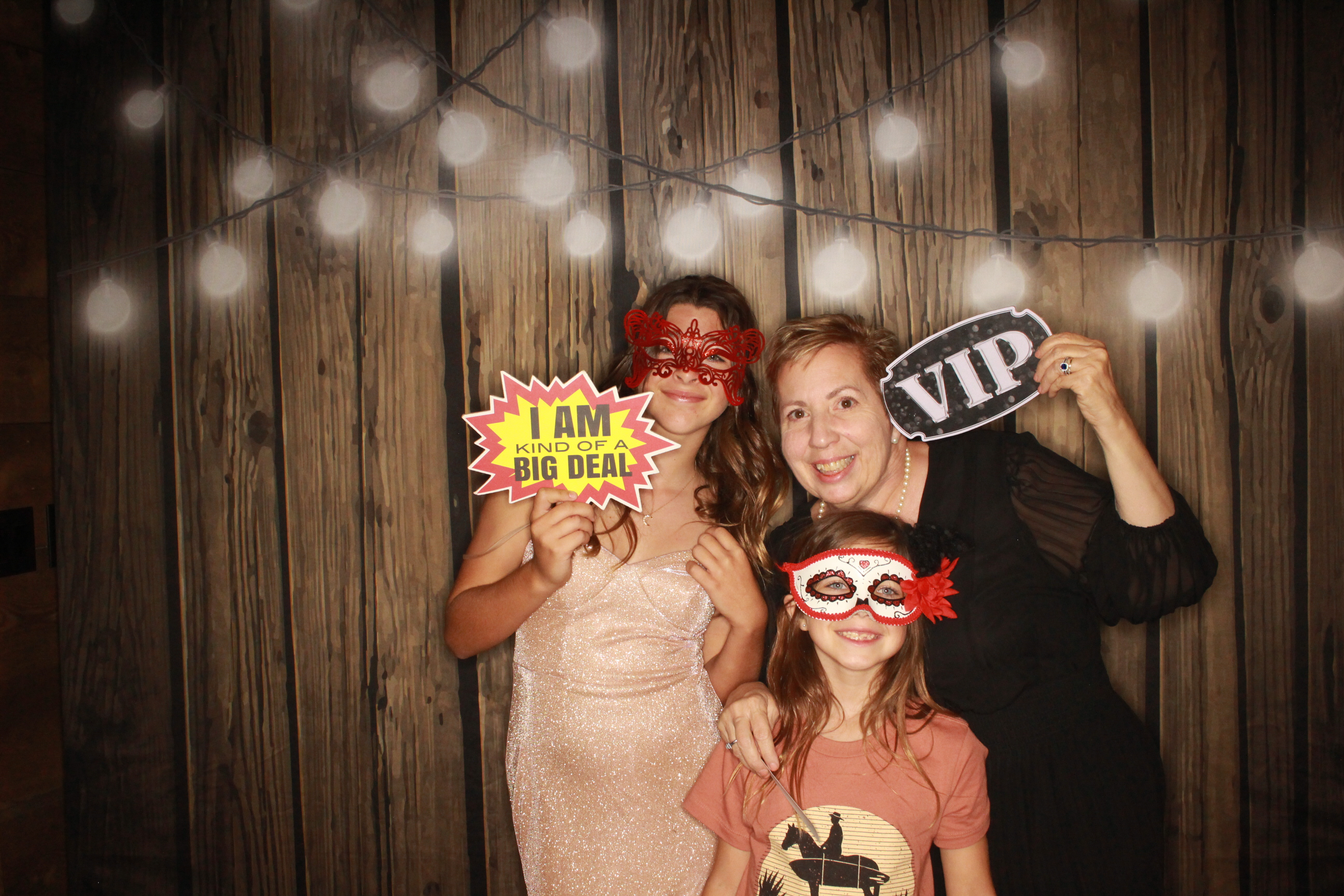 TJ and Kelli's Wedding | View more photos from the event at gallery.photoboothbillings.com/u/PhotoBoothBillings/TJ-and-Kellis-Wedding