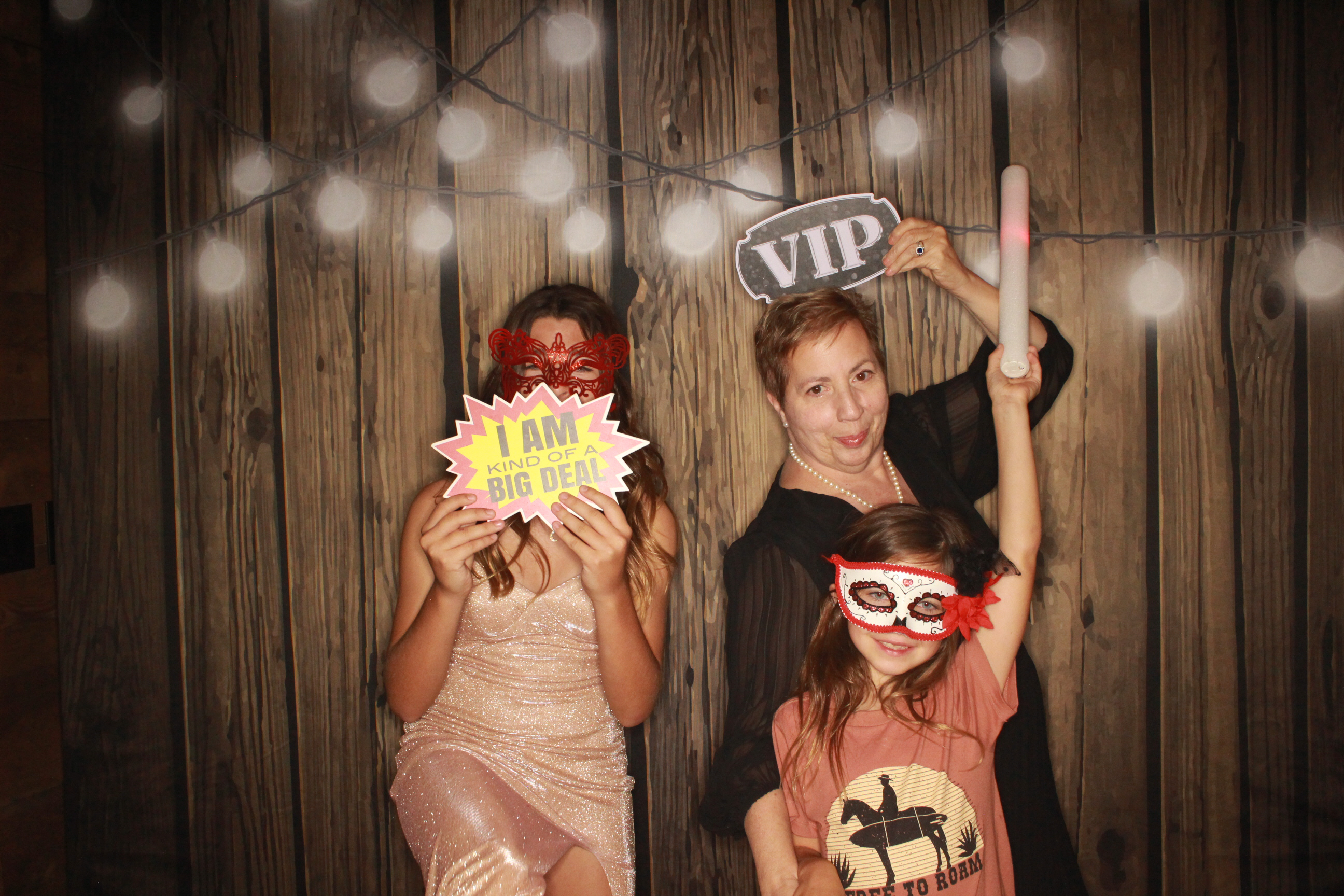 TJ and Kelli's Wedding | View more photos from the event at gallery.photoboothbillings.com/u/PhotoBoothBillings/TJ-and-Kellis-Wedding