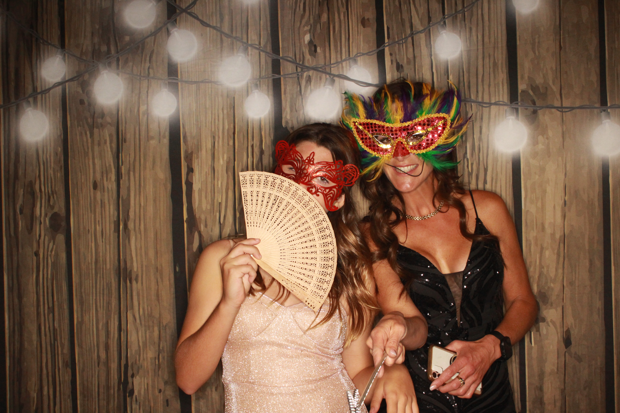 TJ and Kelli's Wedding | View more photos from the event at gallery.photoboothbillings.com/u/PhotoBoothBillings/TJ-and-Kellis-Wedding