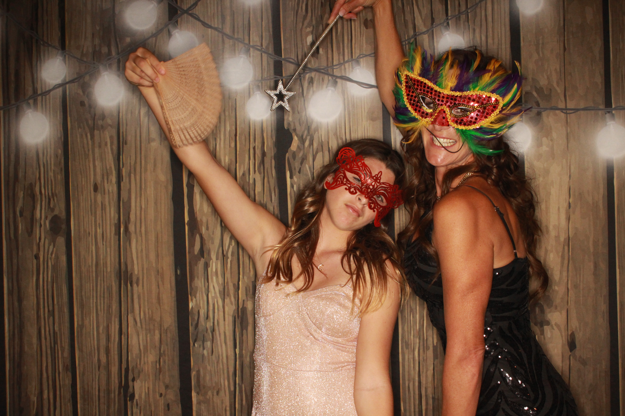 TJ and Kelli's Wedding | View more photos from the event at gallery.photoboothbillings.com/u/PhotoBoothBillings/TJ-and-Kellis-Wedding