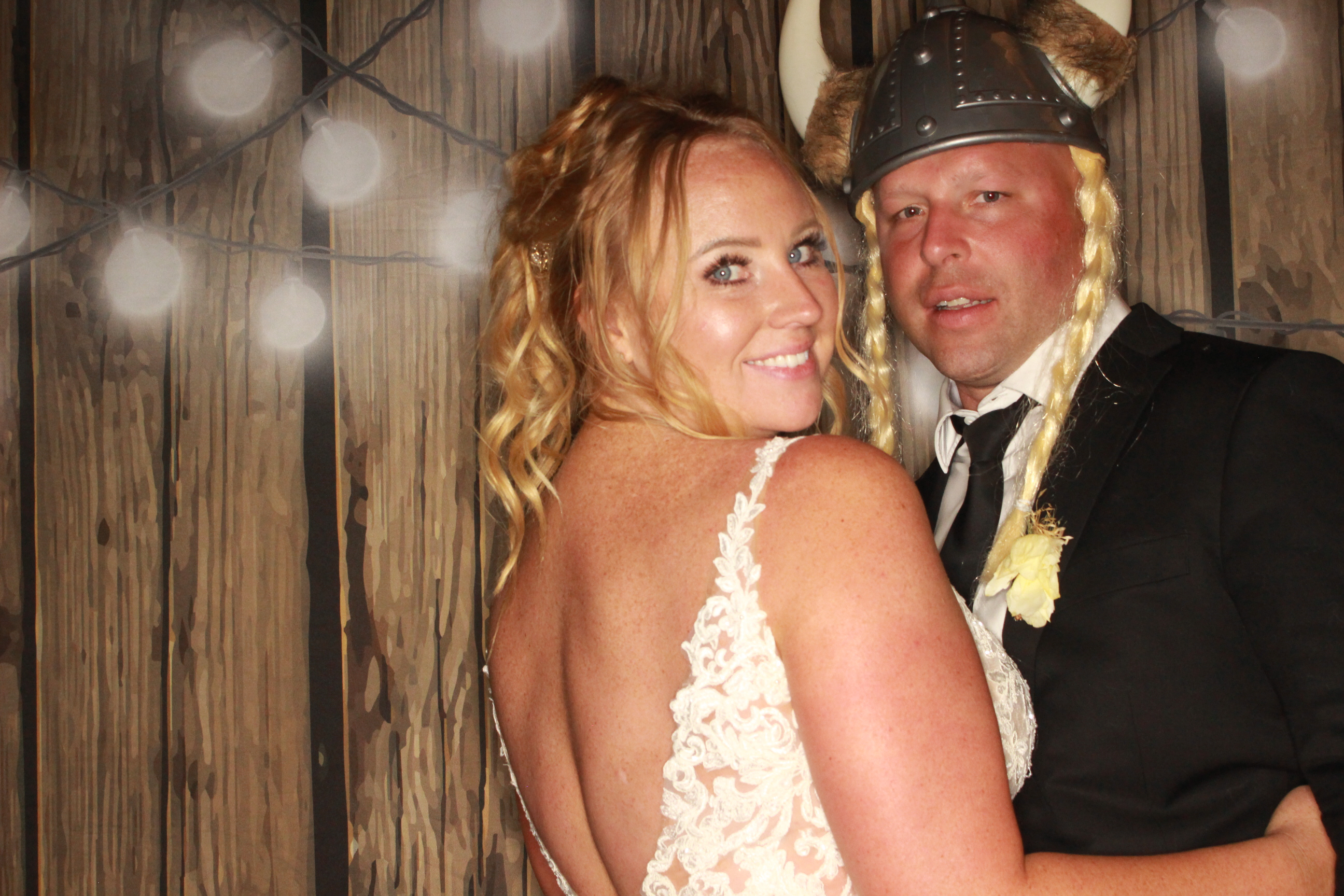 TJ and Kelli's Wedding | View more photos from the event at gallery.photoboothbillings.com/u/PhotoBoothBillings/TJ-and-Kellis-Wedding