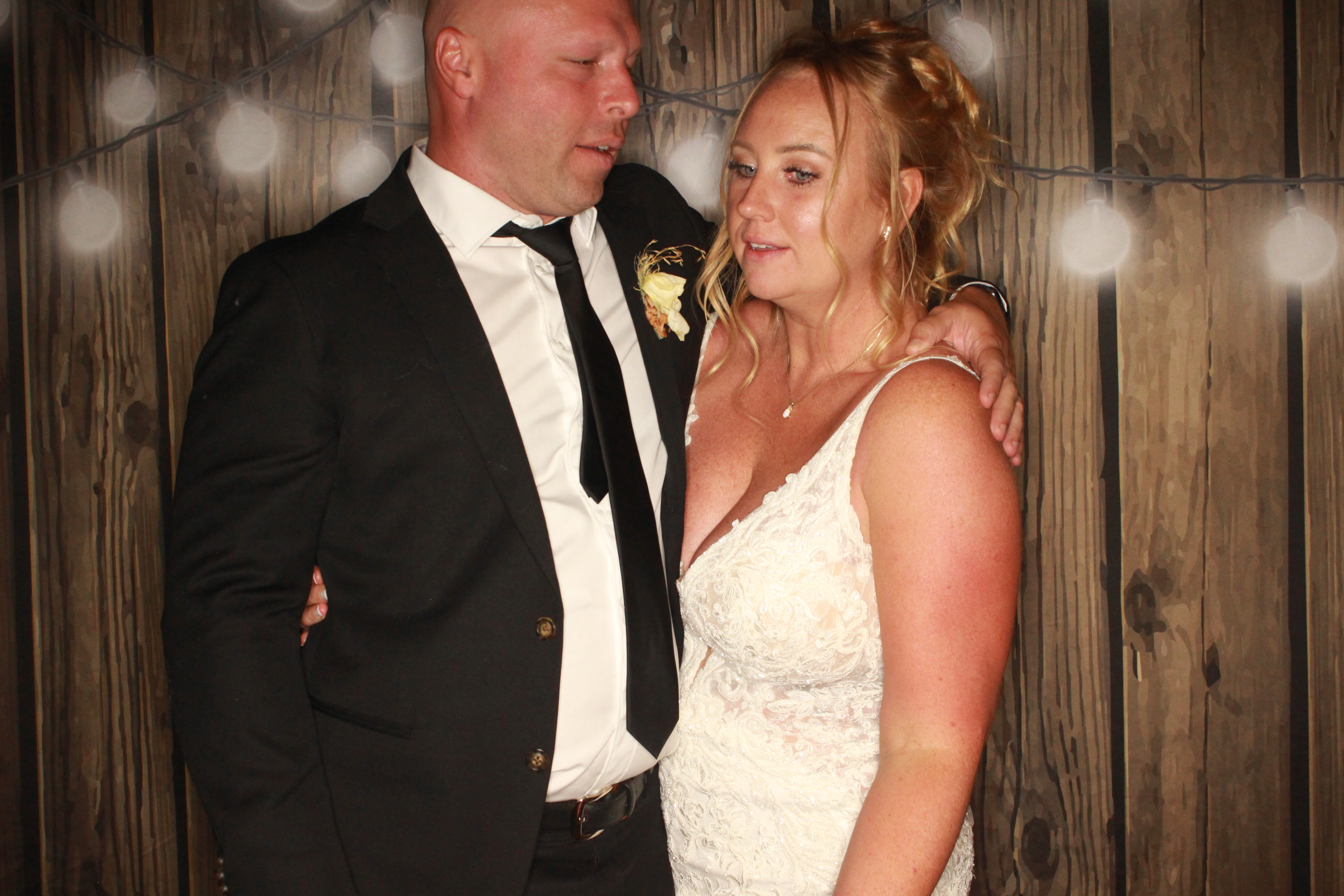 TJ and Kelli's Wedding | View more photos from the event at gallery.photoboothbillings.com/u/PhotoBoothBillings/TJ-and-Kellis-Wedding