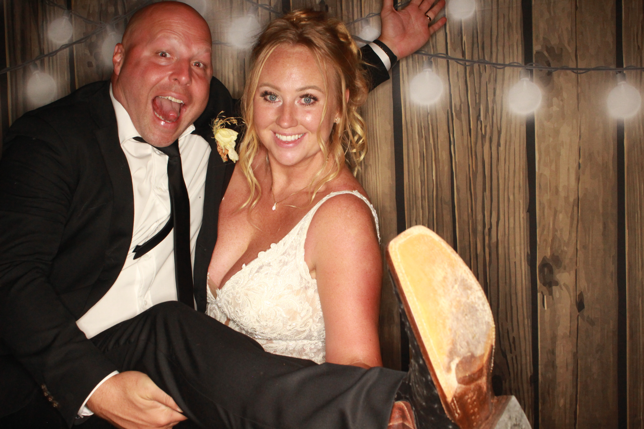 TJ and Kelli's Wedding | View more photos from the event at gallery.photoboothbillings.com/u/PhotoBoothBillings/TJ-and-Kellis-Wedding