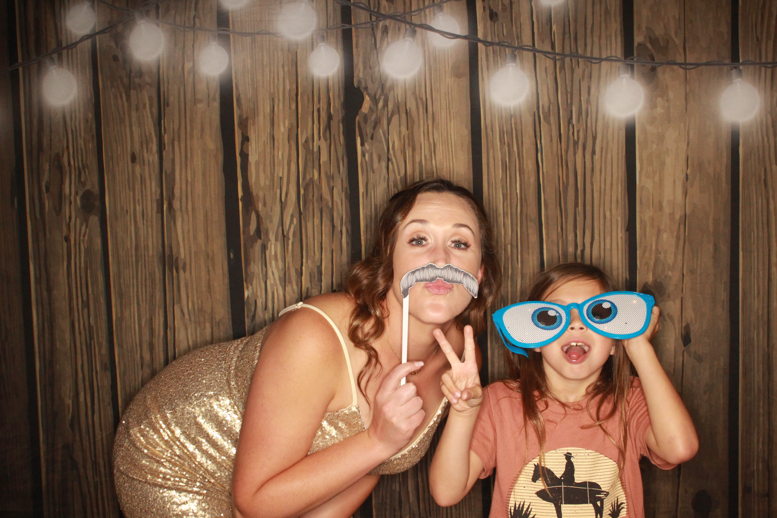 TJ and Kelli's Wedding | View more photos from the event at gallery.photoboothbillings.com/u/PhotoBoothBillings/TJ-and-Kellis-Wedding