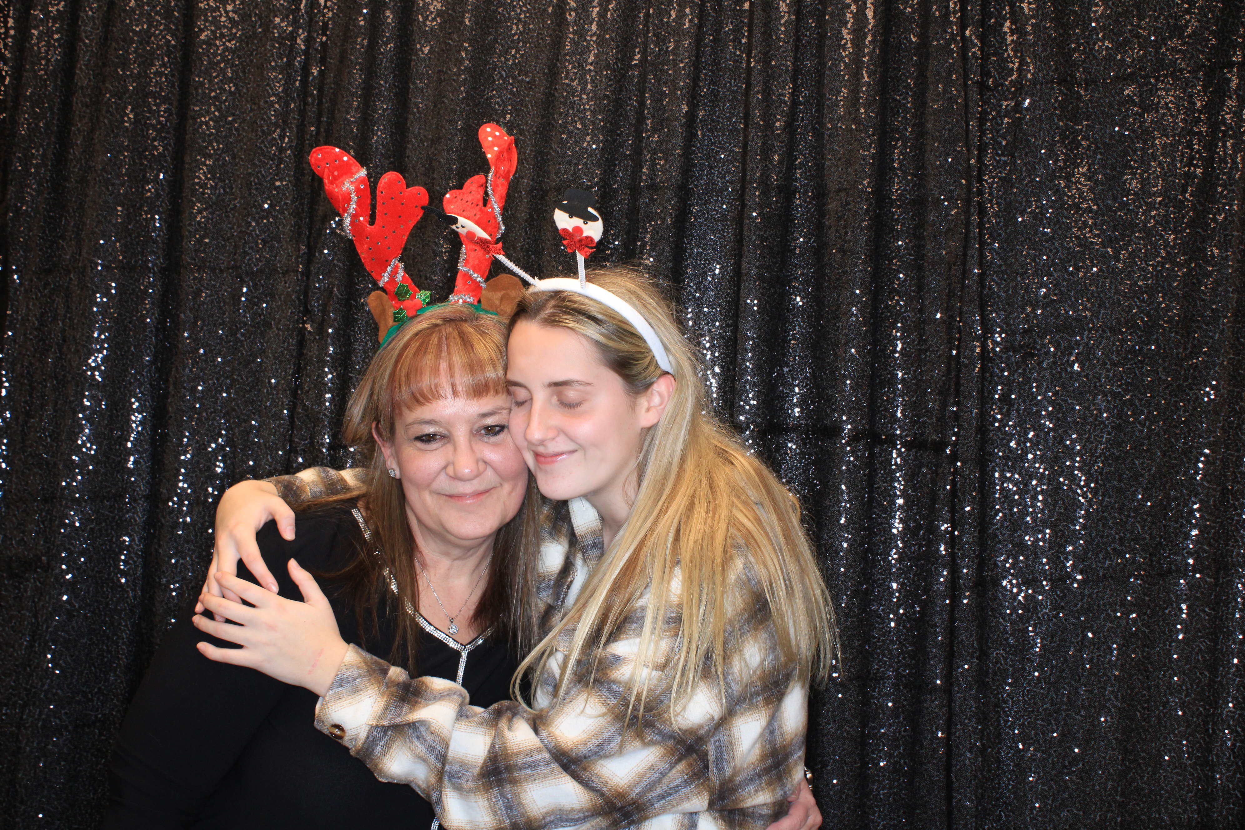 VFCU Holiday Party | View more photos from the event at gallery.photoboothbillings.com/u/PhotoBoothBillings/VFCU-Holiday-Party