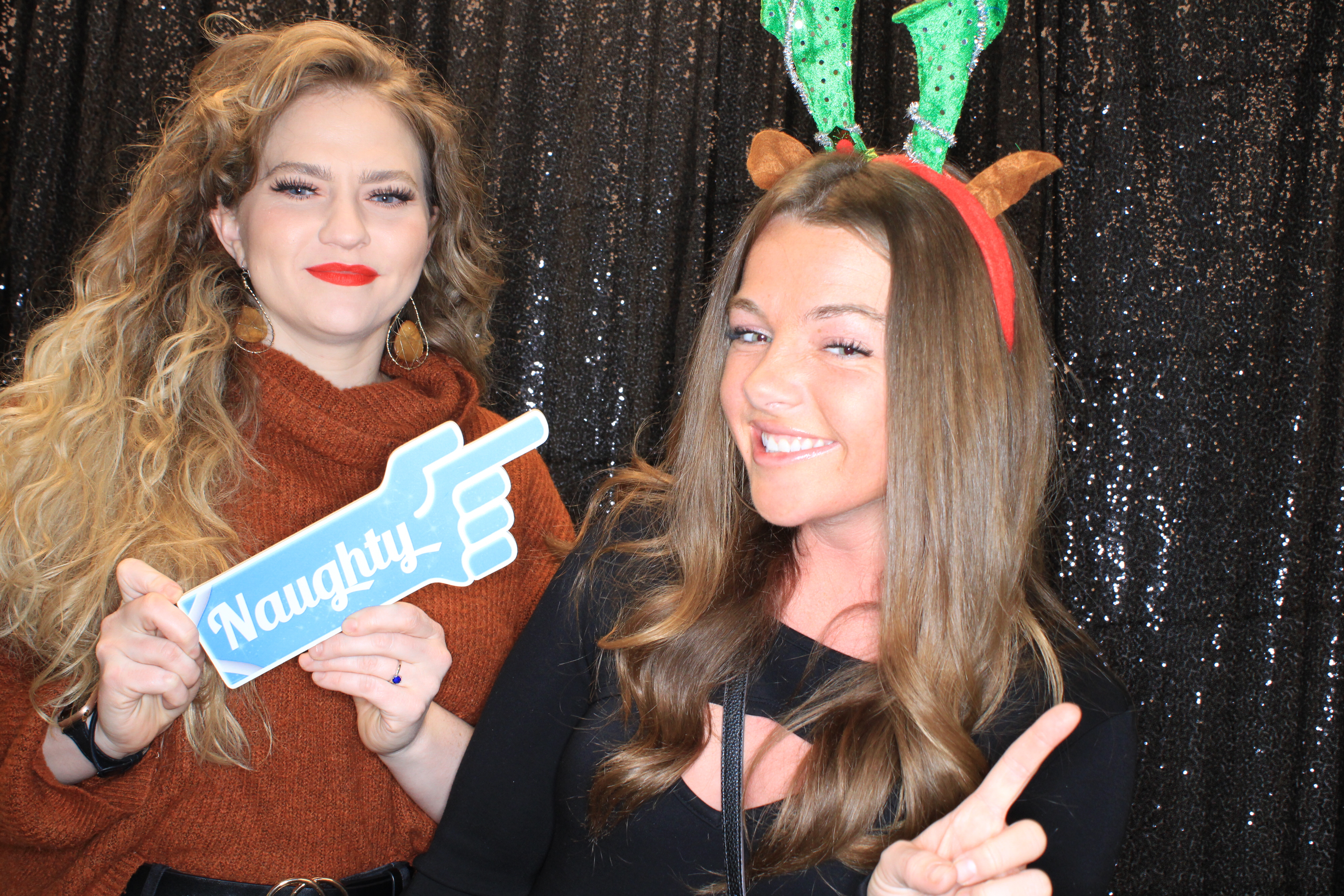 VFCU Holiday Party | View more photos from the event at gallery.photoboothbillings.com/u/PhotoBoothBillings/VFCU-Holiday-Party