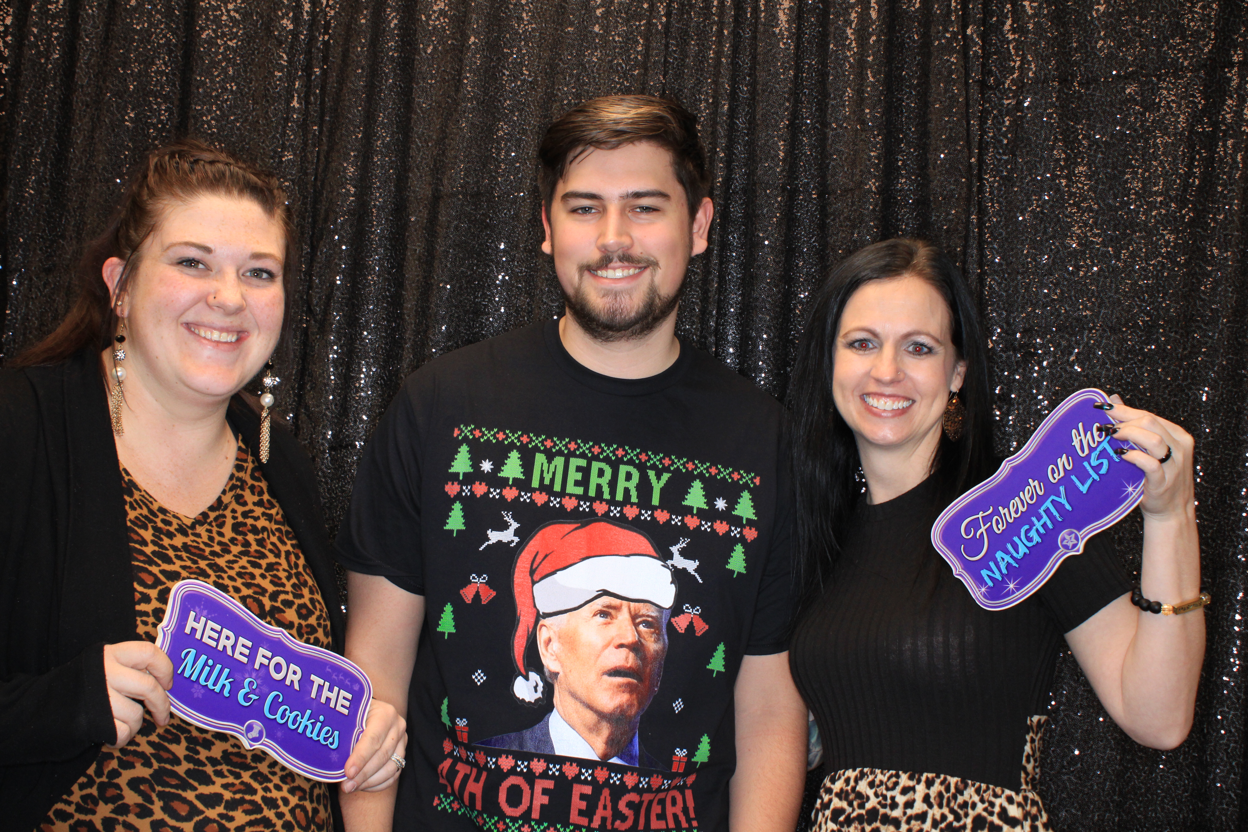 VFCU Holiday Party | View more photos from the event at gallery.photoboothbillings.com/u/PhotoBoothBillings/VFCU-Holiday-Party
