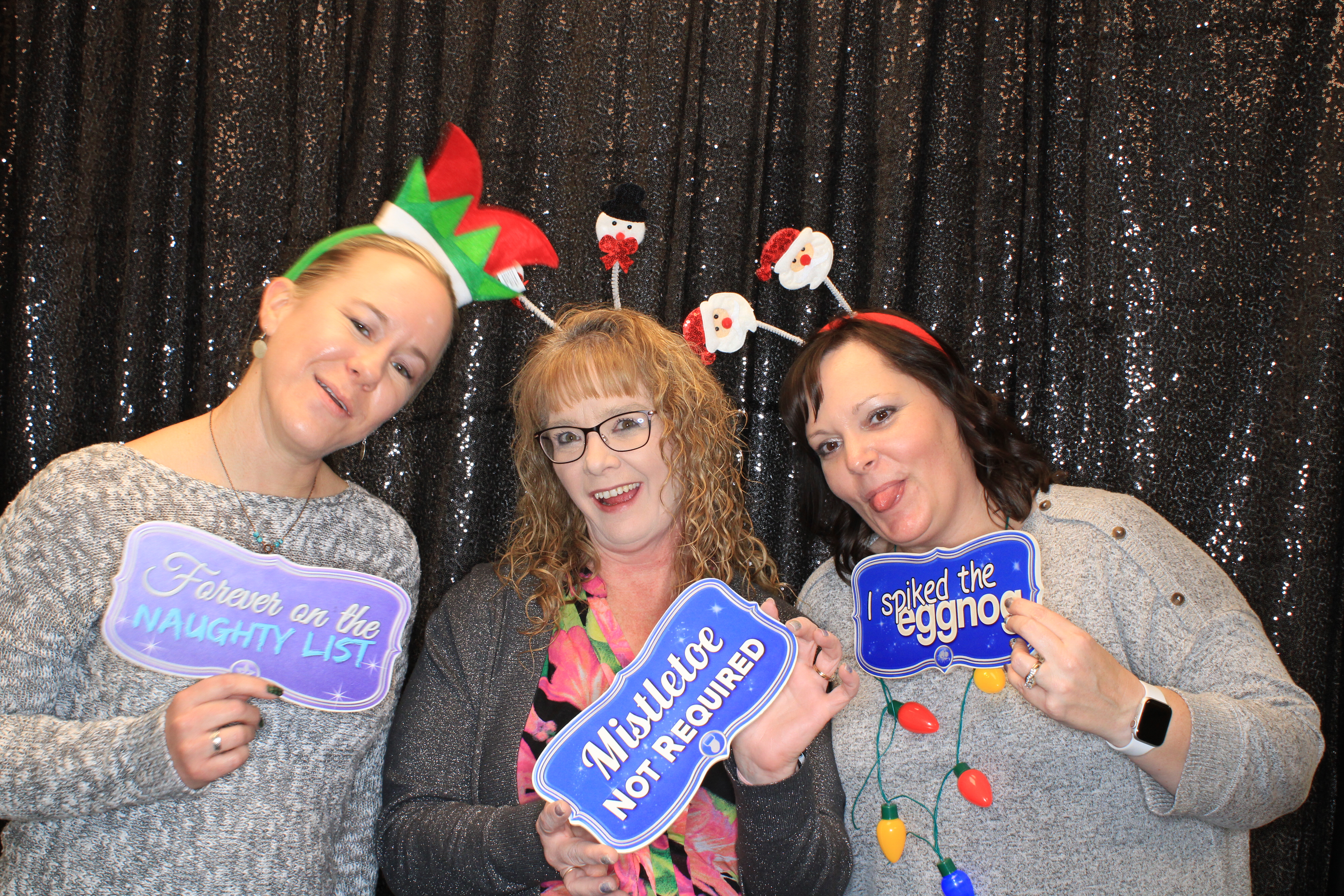 VFCU Holiday Party | View more photos from the event at gallery.photoboothbillings.com/u/PhotoBoothBillings/VFCU-Holiday-Party