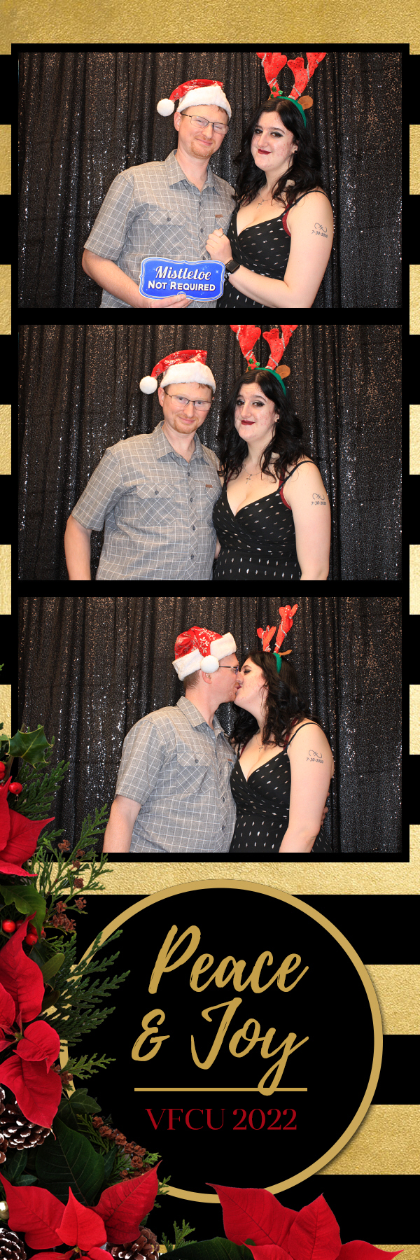 VFCU Holiday Party | View more photos from the event at gallery.photoboothbillings.com/u/PhotoBoothBillings/VFCU-Holiday-Party