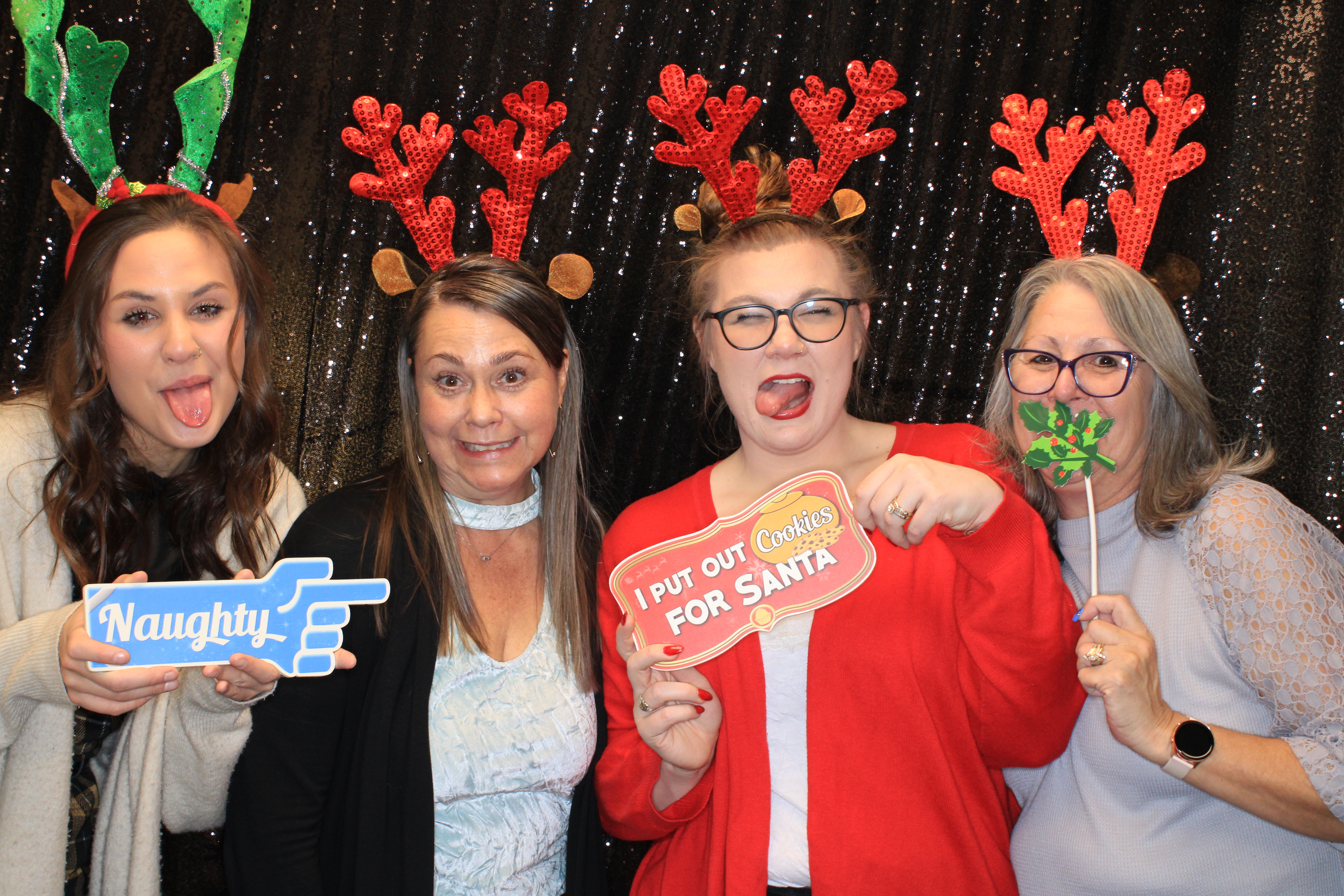 VFCU Holiday Party | View more photos from the event at gallery.photoboothbillings.com/u/PhotoBoothBillings/VFCU-Holiday-Party