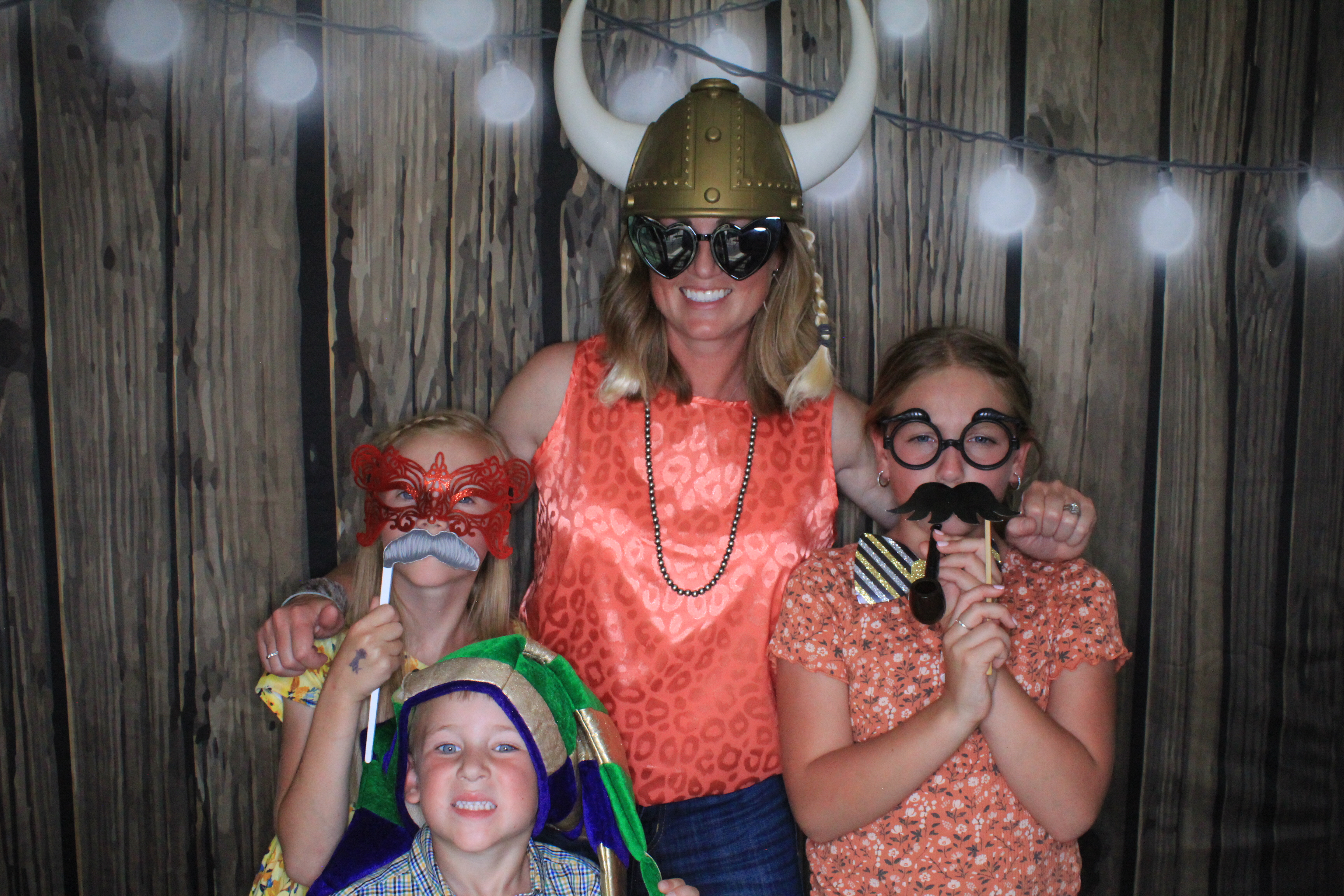 B & Ki's Wedding | View more photos from the event at gallery.photoboothbillings.com/u/PhotoBoothBillings/B-Kis-Wedding