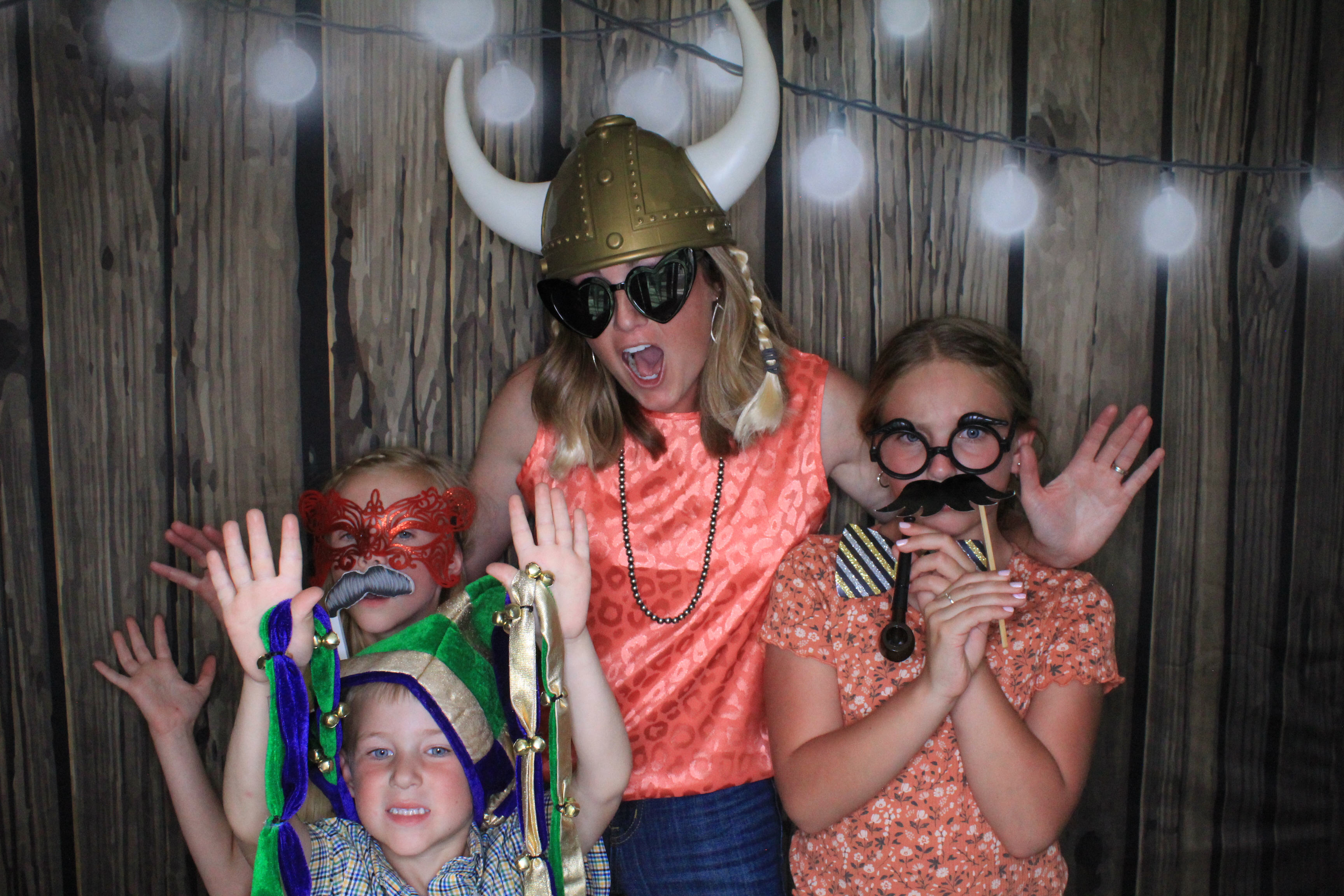 B & Ki's Wedding | View more photos from the event at gallery.photoboothbillings.com/u/PhotoBoothBillings/B-Kis-Wedding