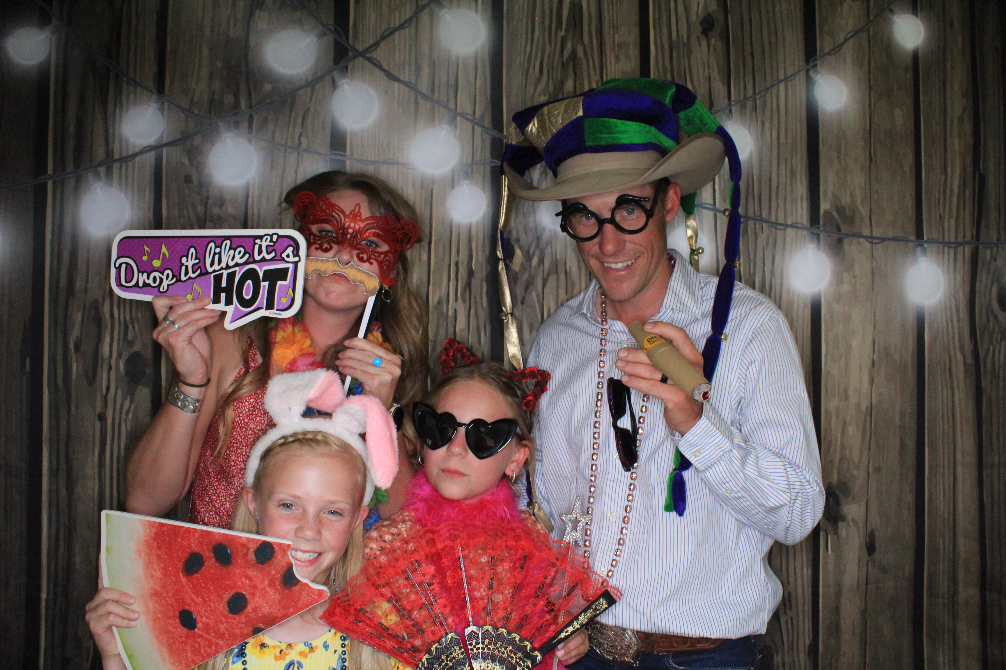 B & Ki's Wedding | View more photos from the event at gallery.photoboothbillings.com/u/PhotoBoothBillings/B-Kis-Wedding