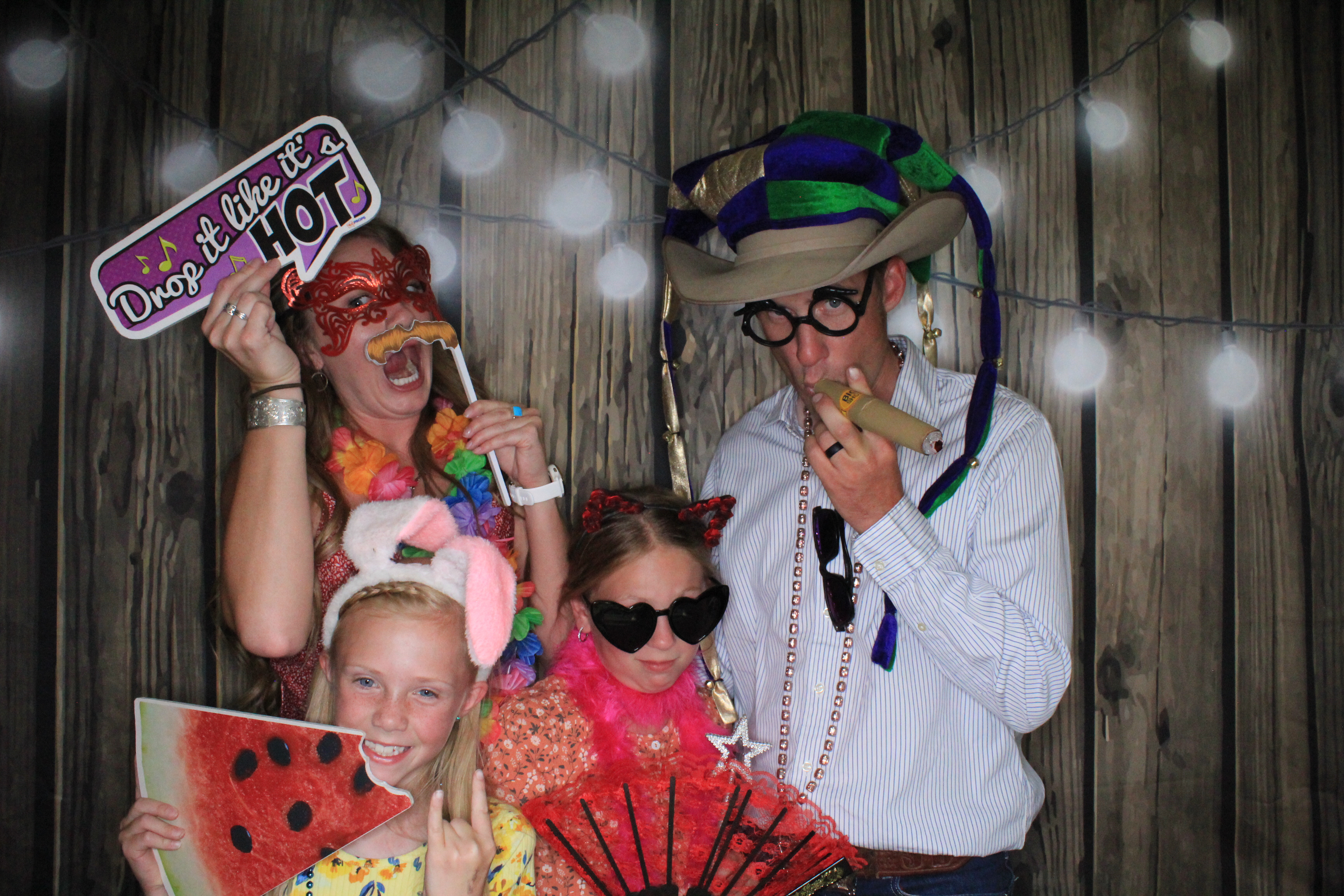 B & Ki's Wedding | View more photos from the event at gallery.photoboothbillings.com/u/PhotoBoothBillings/B-Kis-Wedding