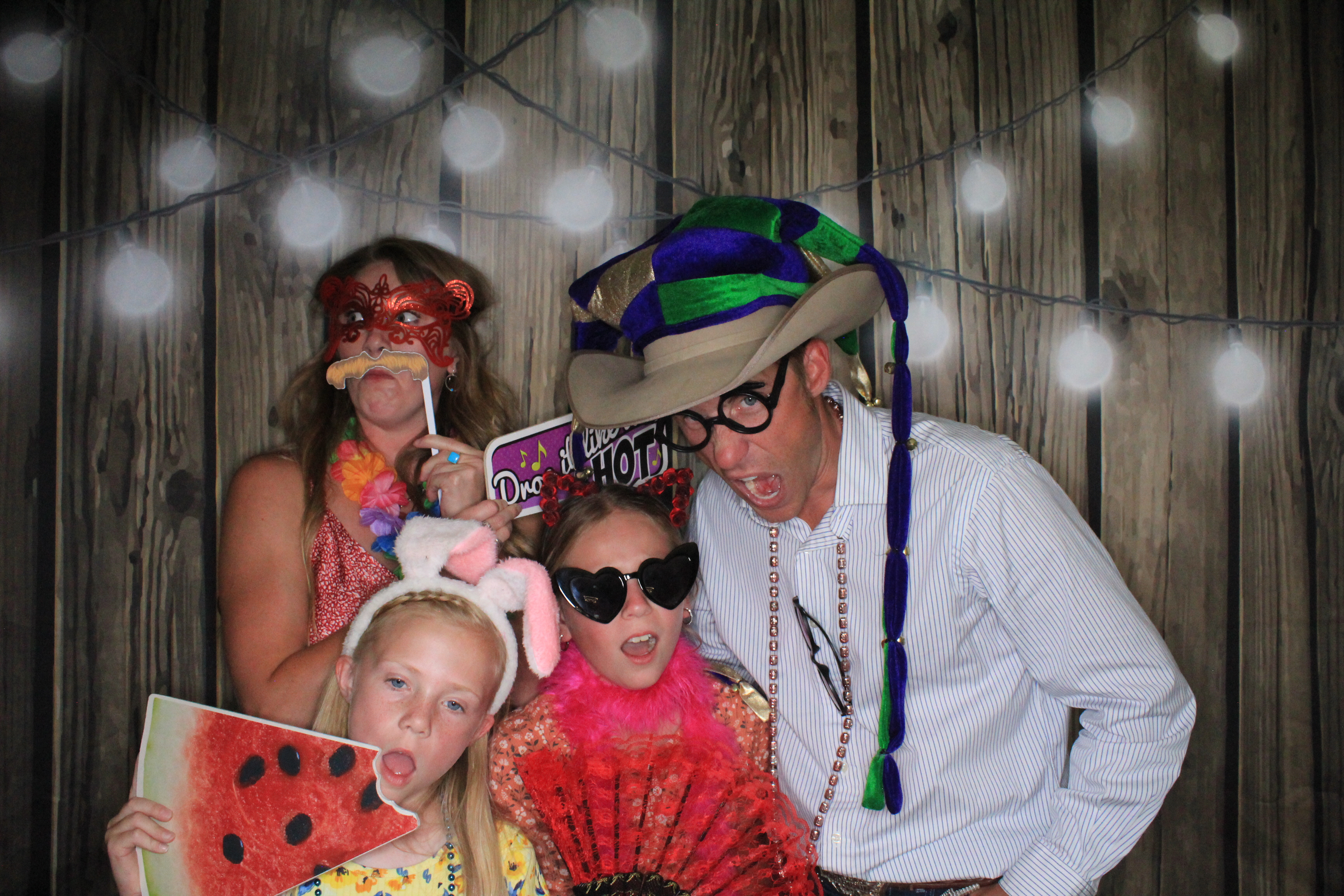 B & Ki's Wedding | View more photos from the event at gallery.photoboothbillings.com/u/PhotoBoothBillings/B-Kis-Wedding