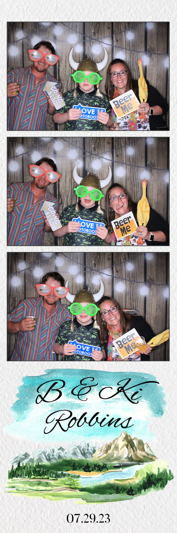 B & Ki's Wedding | View more photos from the event at gallery.photoboothbillings.com/u/PhotoBoothBillings/B-Kis-Wedding