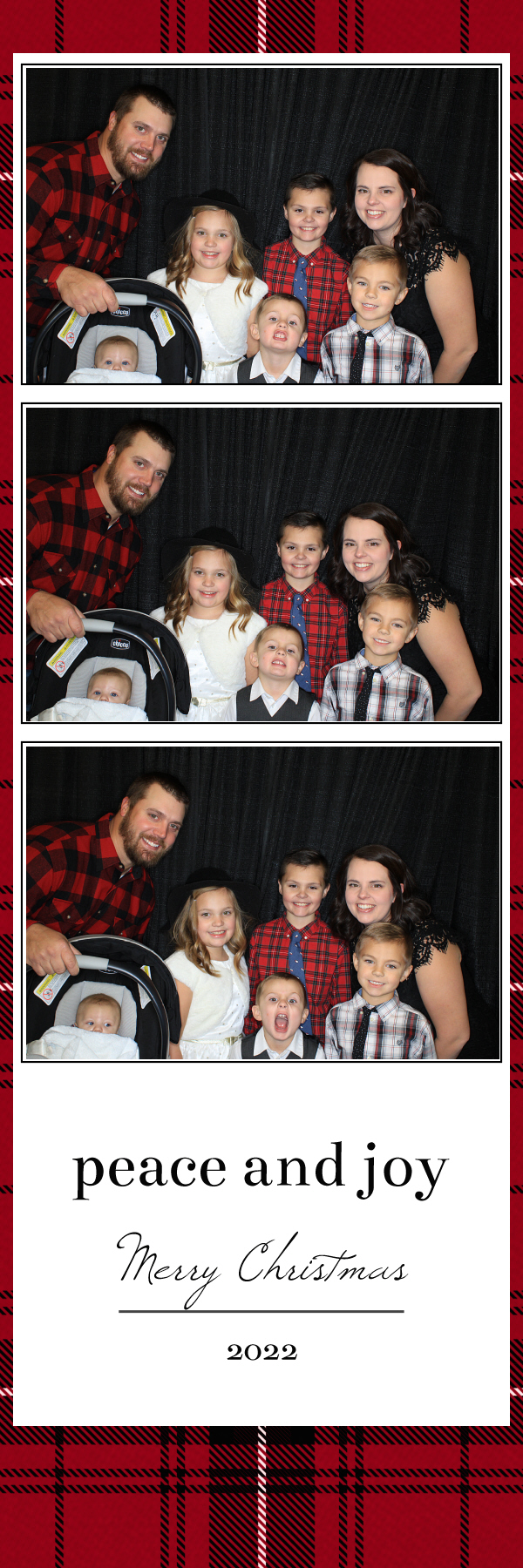 Christmas Eve Services | View more photos from the event at gallery.photoboothbillings.com/u/PhotoBoothBillings/Christmas-Eve-Services
