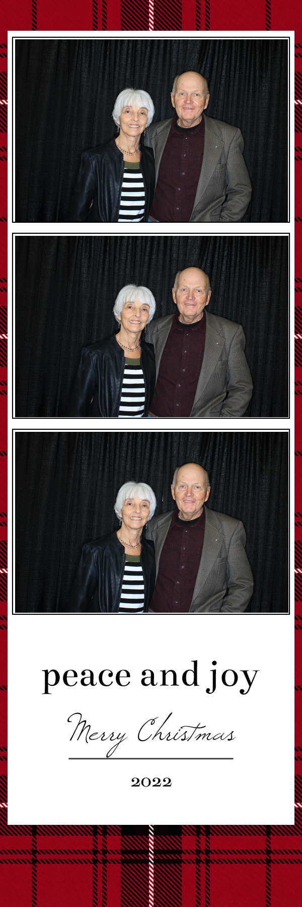 Christmas Eve Services | View more photos from the event at gallery.photoboothbillings.com/u/PhotoBoothBillings/Christmas-Eve-Services