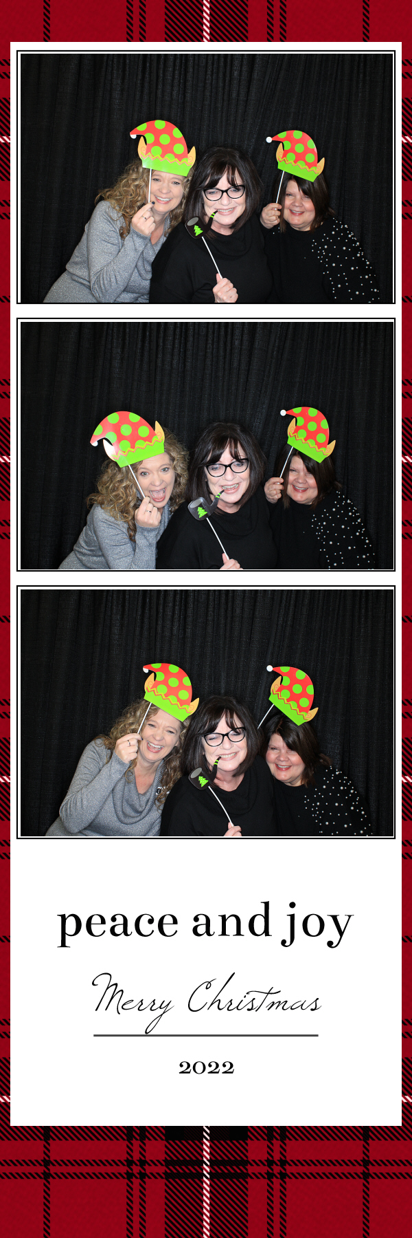 Christmas Eve Services | View more photos from the event at gallery.photoboothbillings.com/u/PhotoBoothBillings/Christmas-Eve-Services