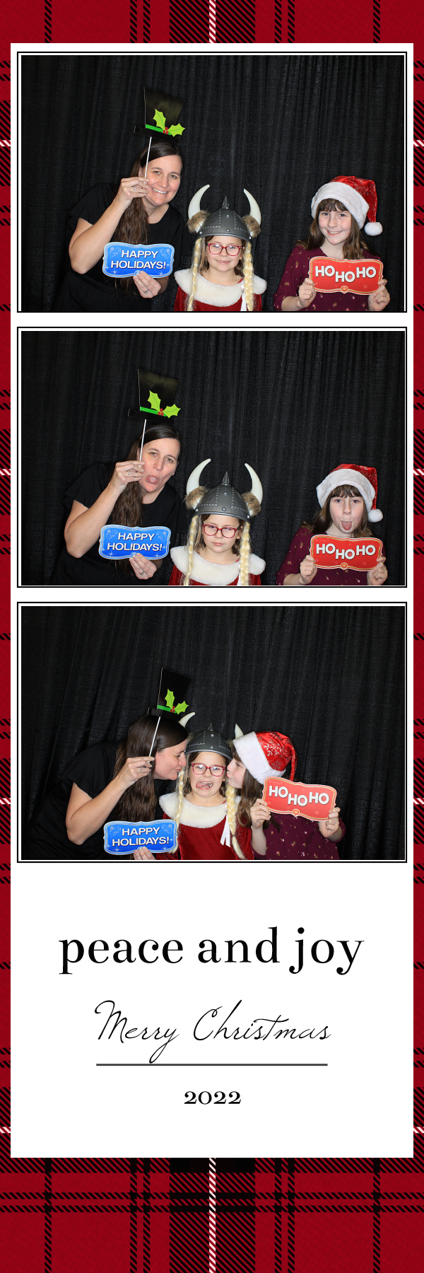 Christmas Eve Services | View more photos from the event at gallery.photoboothbillings.com/u/PhotoBoothBillings/Christmas-Eve-Services