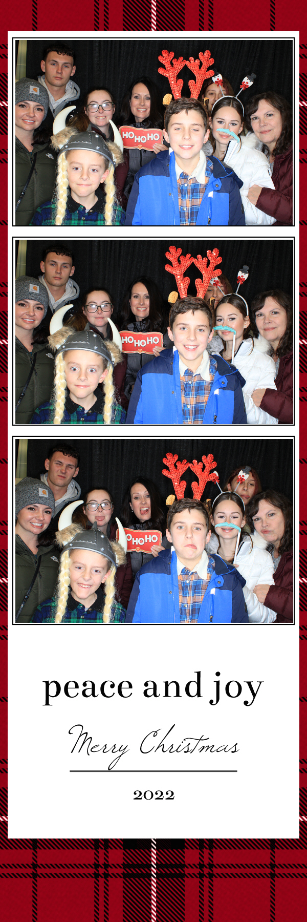 Christmas Eve Services | View more photos from the event at gallery.photoboothbillings.com/u/PhotoBoothBillings/Christmas-Eve-Services