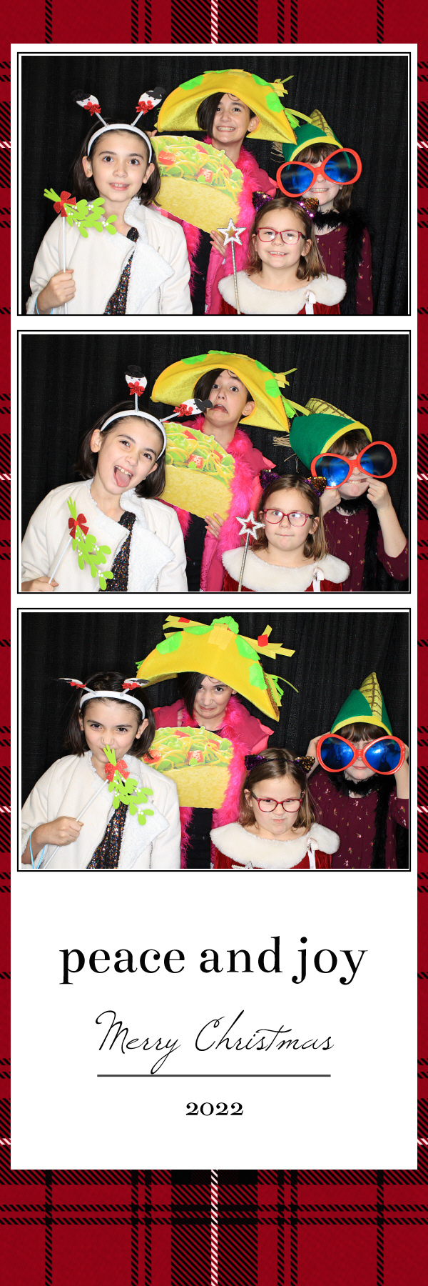 Christmas Eve Services | View more photos from the event at gallery.photoboothbillings.com/u/PhotoBoothBillings/Christmas-Eve-Services