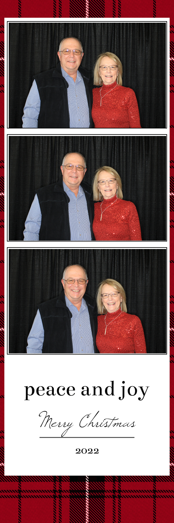 Christmas Eve Services | View more photos from the event at gallery.photoboothbillings.com/u/PhotoBoothBillings/Christmas-Eve-Services