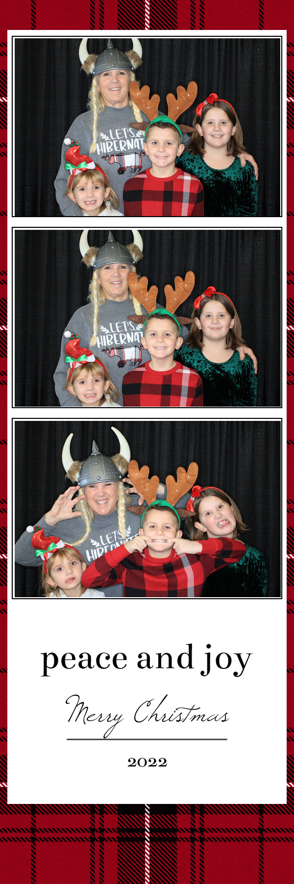 Christmas Eve Services | View more photos from the event at gallery.photoboothbillings.com/u/PhotoBoothBillings/Christmas-Eve-Services