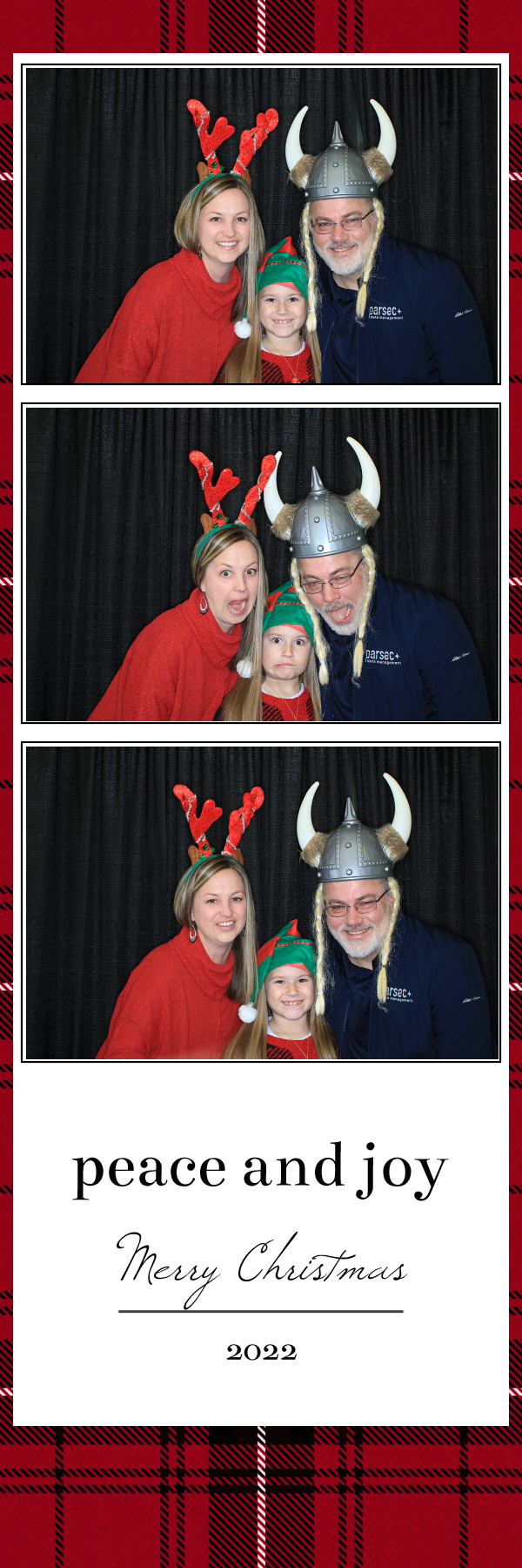 Christmas Eve Services | View more photos from the event at gallery.photoboothbillings.com/u/PhotoBoothBillings/Christmas-Eve-Services